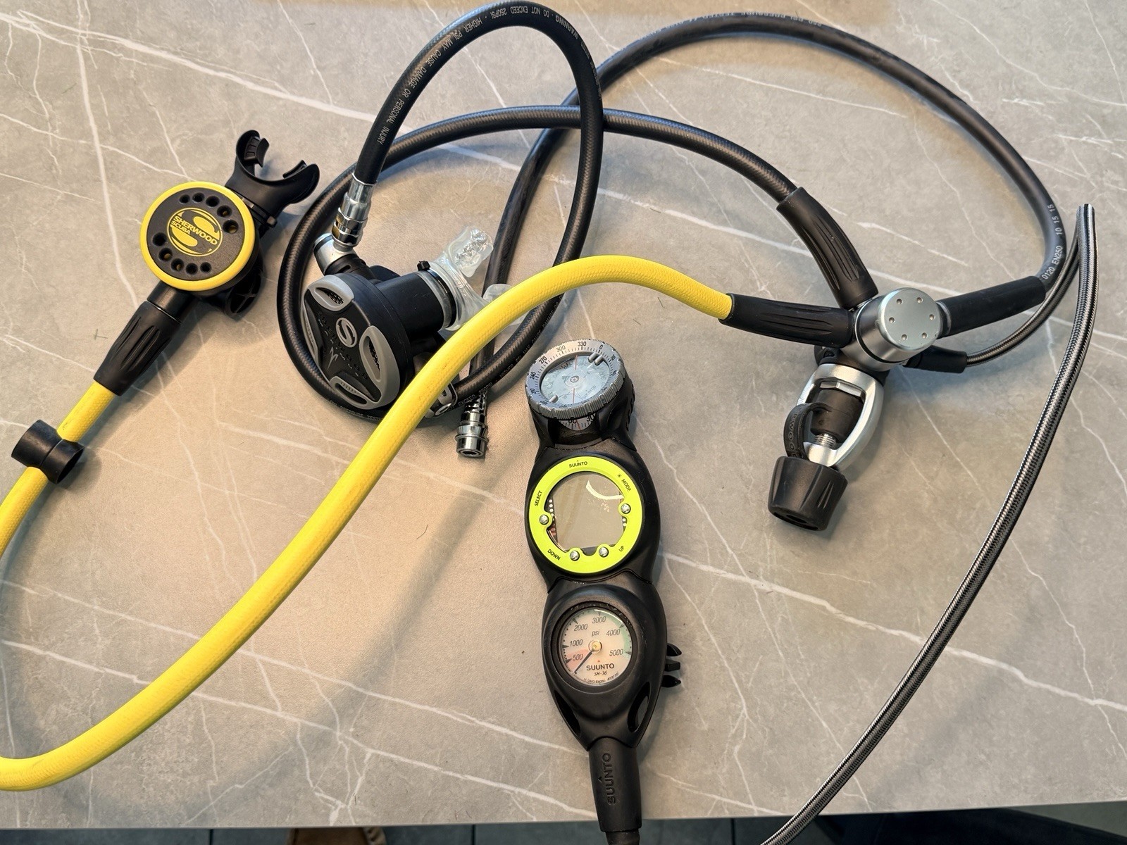 Sherwood Maximus Regulator Set w/ Suunto Zoop Novo Console Computer & Compass