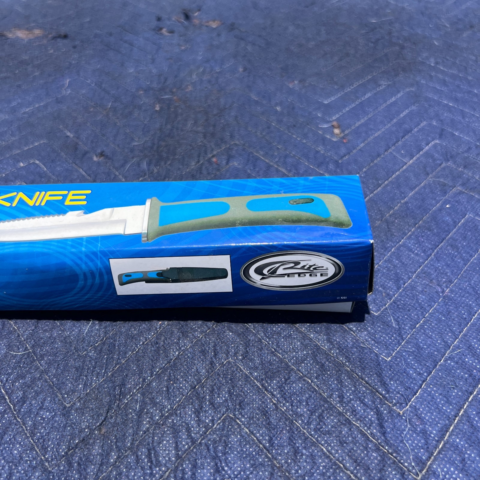 NEW Rite Edge 9″ Dive Knife – Serrated Blade + Line Cutter, Blue Handle + Sheath