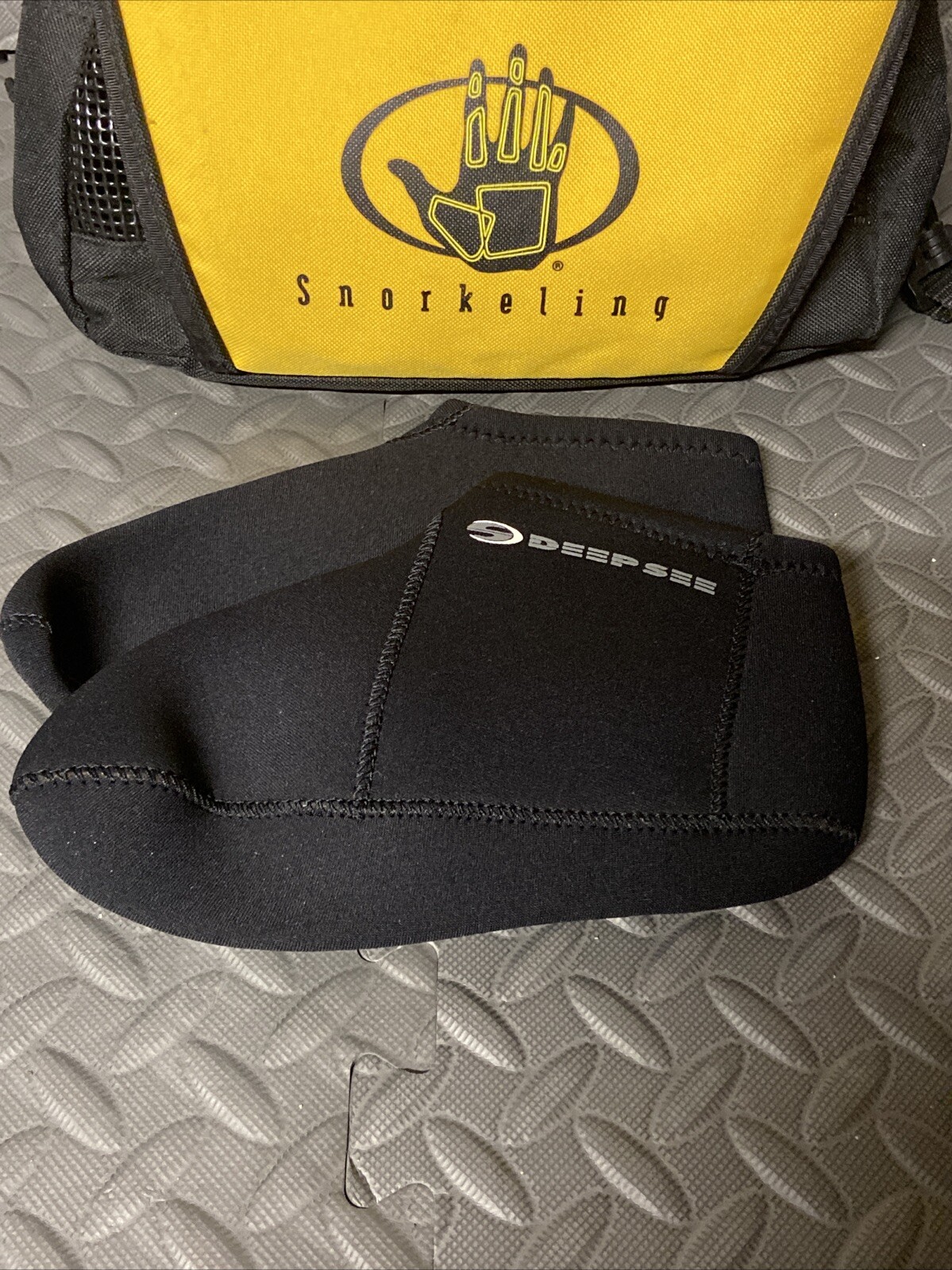 Body Glove Snorkeling Travel Backpack Black Yellow Zipper Pockets 59