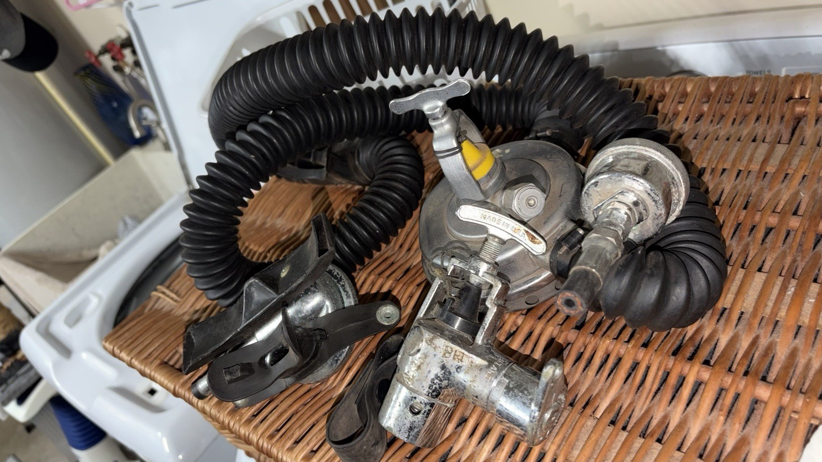 Aqua-Lung Aqua-Master Rare, Vintage 2-Stage Regulator w/ Hoses, Gauge, Conshelf!