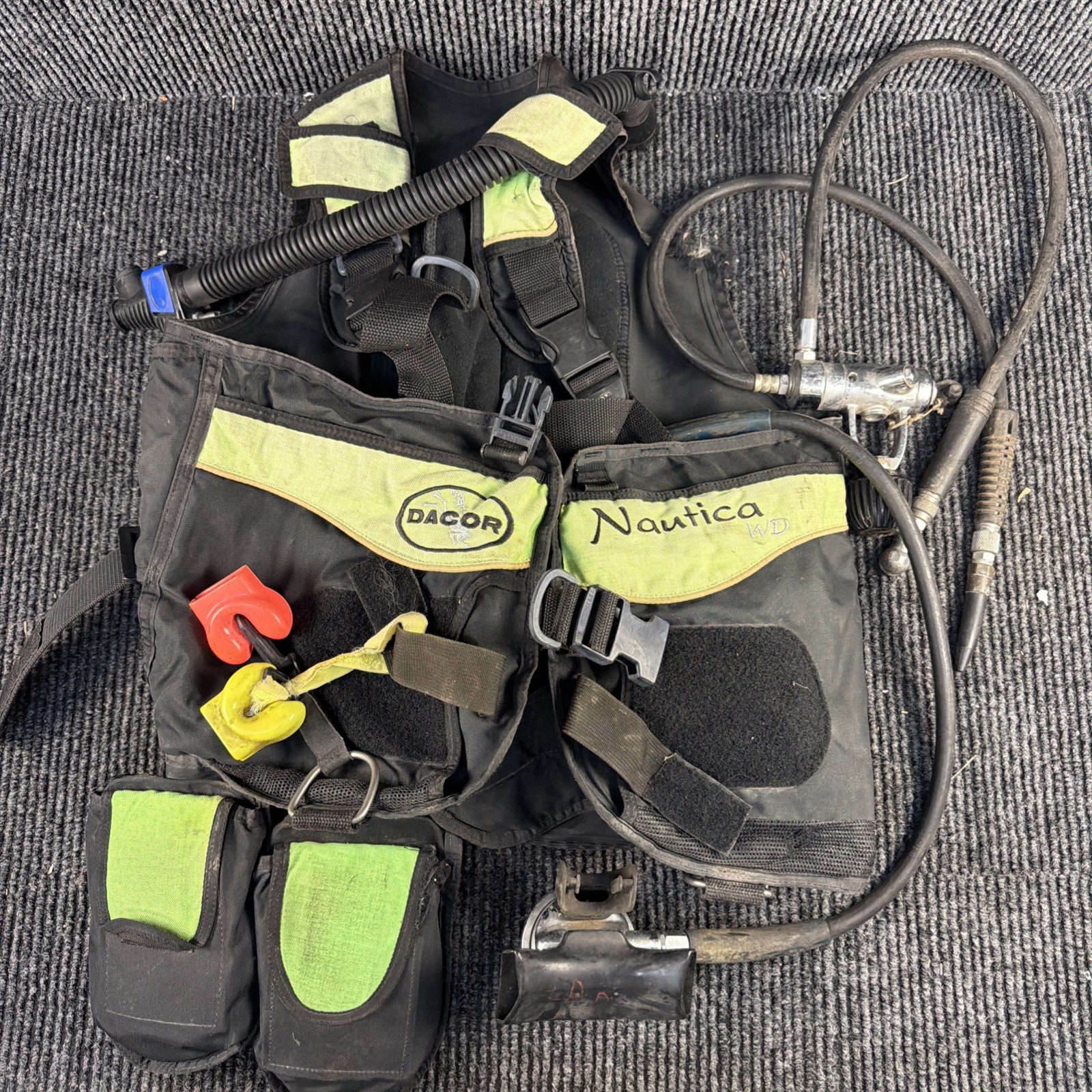 Dacor Nautica WD Scuba Buoyancy Compensator Vest Diving W/ Weight Integration