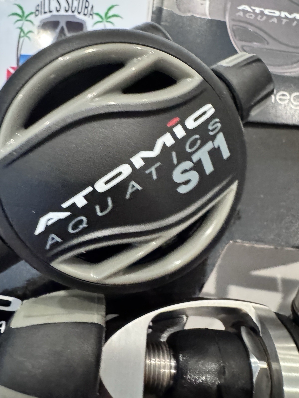 ATOMIC AQUATICS ST1 BLACK EDITION NIB AWESOME REGULATOR (RETAIL$1600)