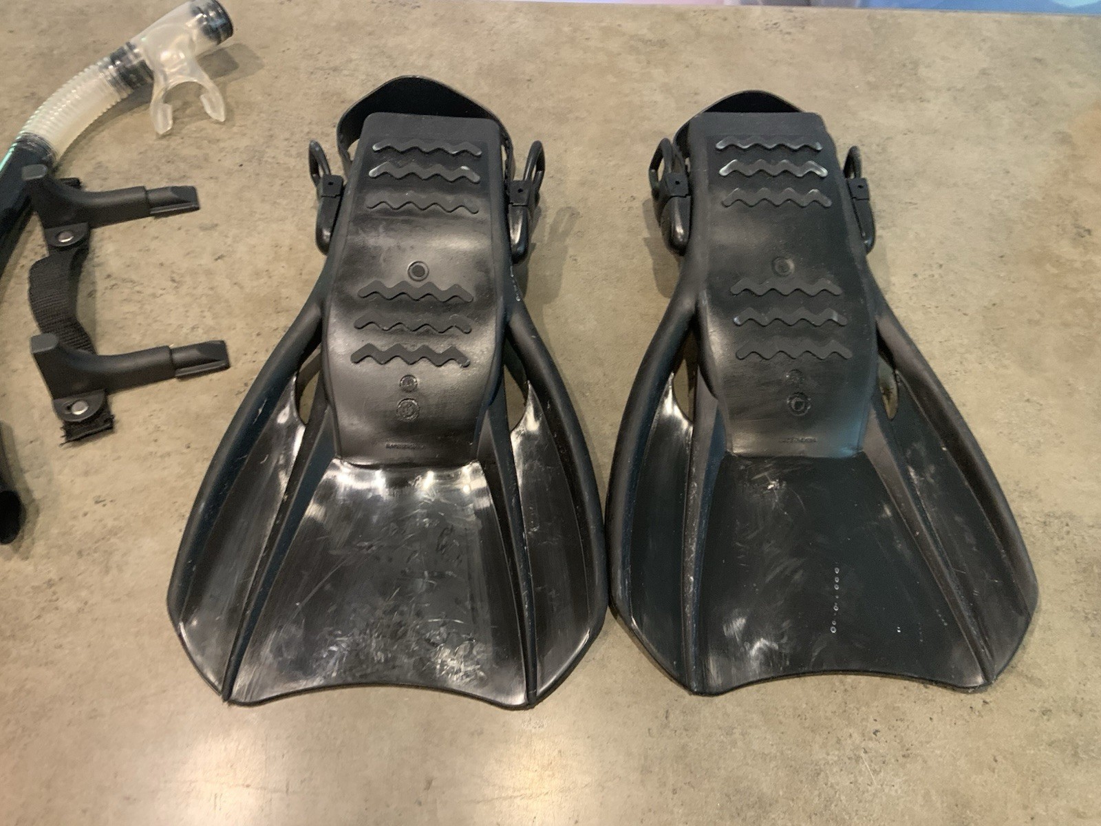 US DIVERS TREK Fins Large 10-13 W/Snorkel & Mask
