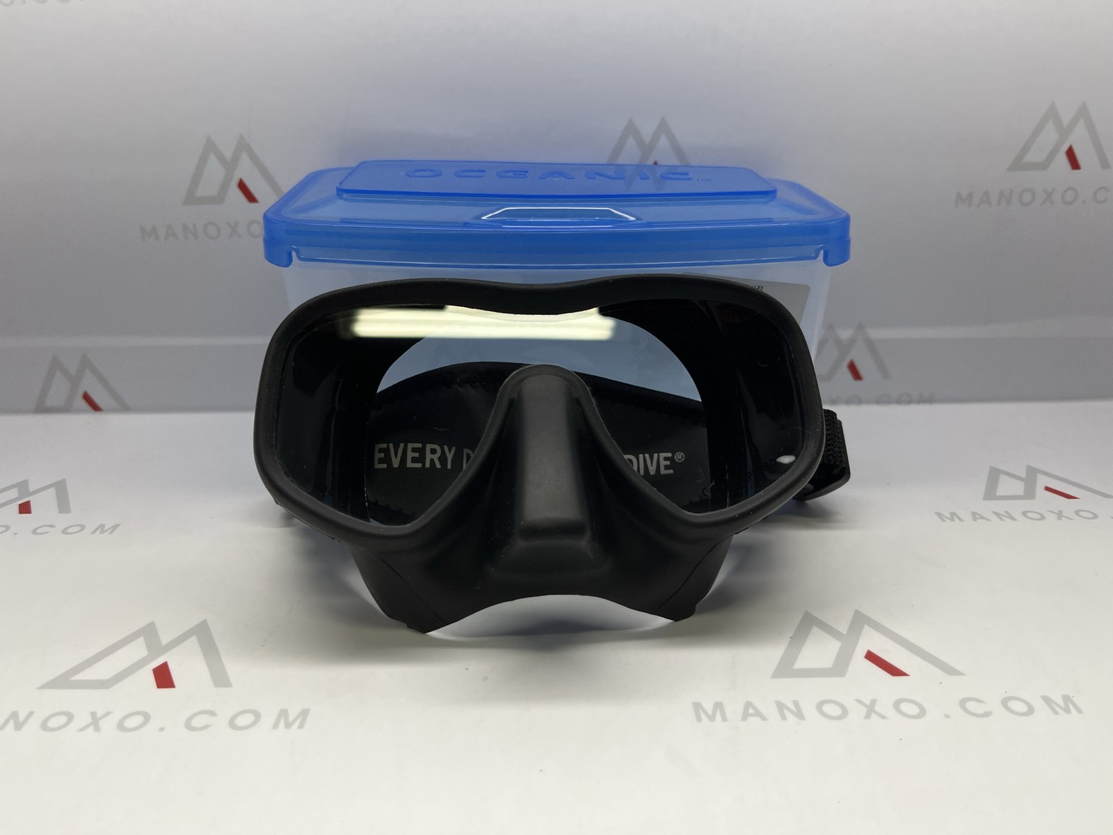 Oceanic Shadow Low Volume Dive Mask