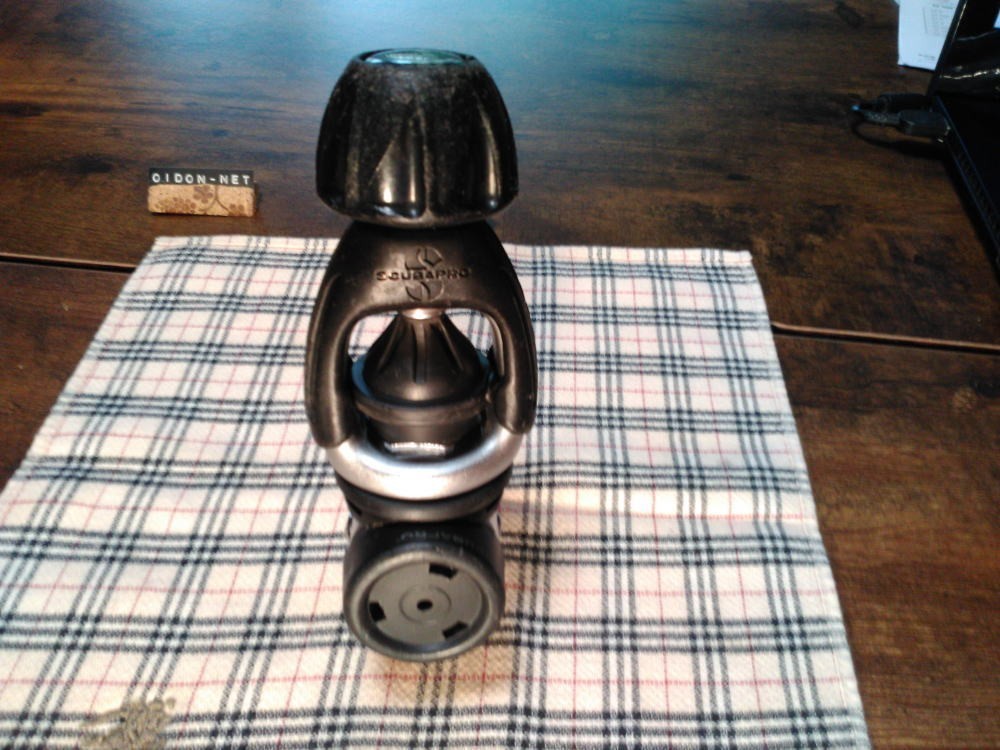 Scubapro MK25 / 10021 Regulator First Stage, Pressure checked; no air leaks
