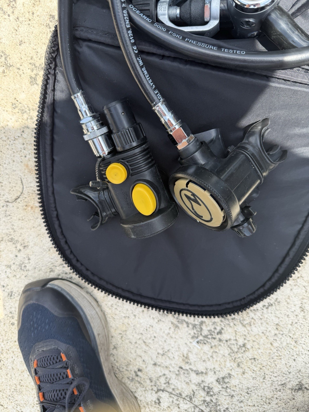 Oceanic Veo 180 NX Zeagle envoy regulator. OctoZ breathable inflator