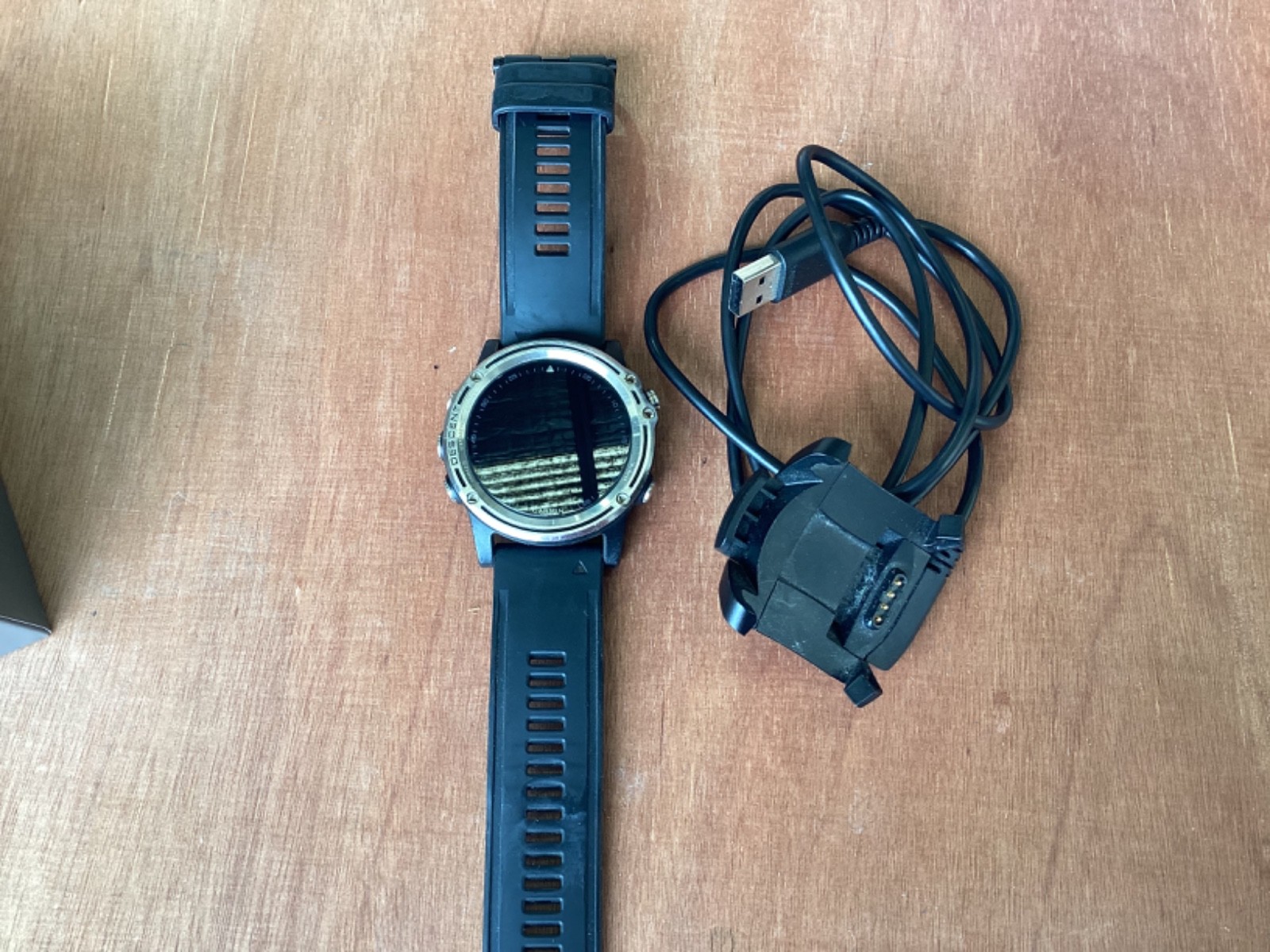 Garmin Descent MK1 Dive Watch with Surface GPS: Silver. Extra Black Band – USED
