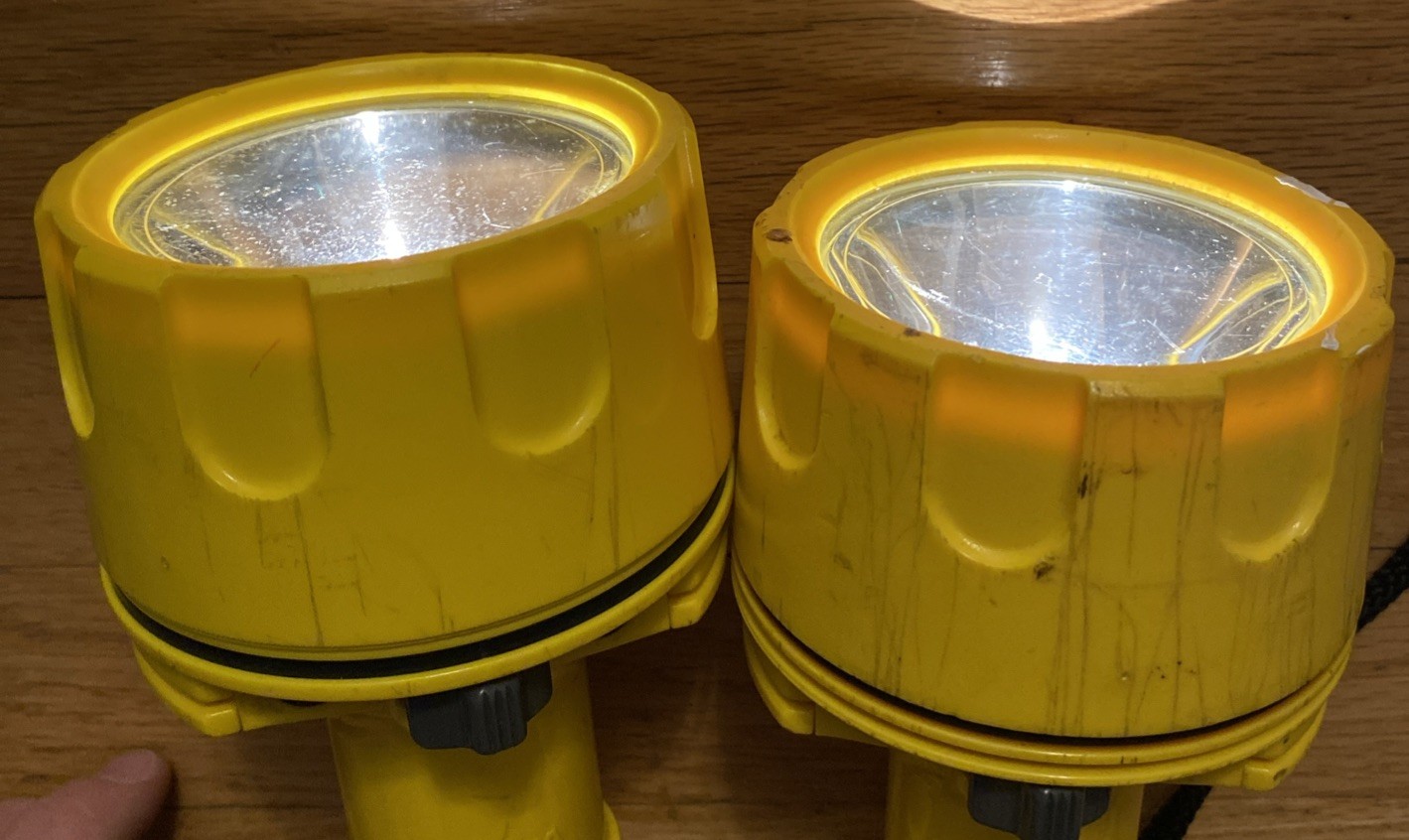 2) TOSHIBA underwater light yellow K-133 RARE
