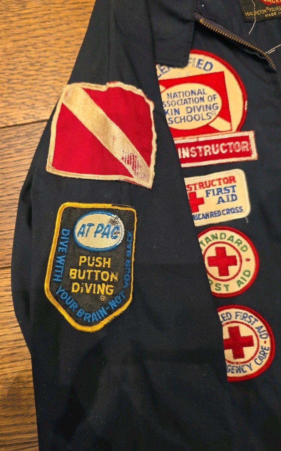 VTG Men Jacket M Scuba Cave Night Skin Diving Ship Wreck Patches Red Cross NASDS