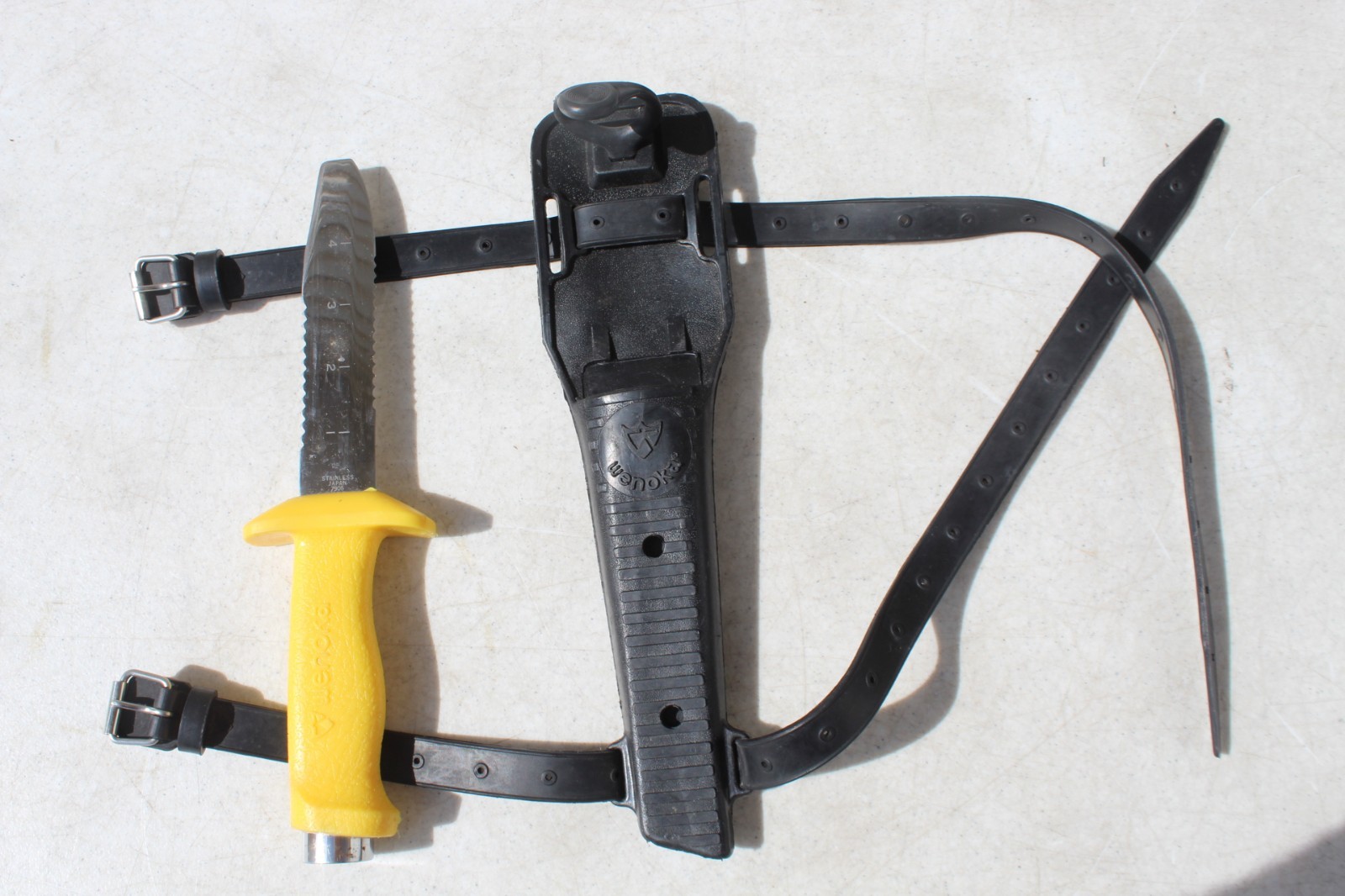 Vintage Wenoka #7906 Dive Knife w Sheath Stainless Steel Rubber Grip Yellow