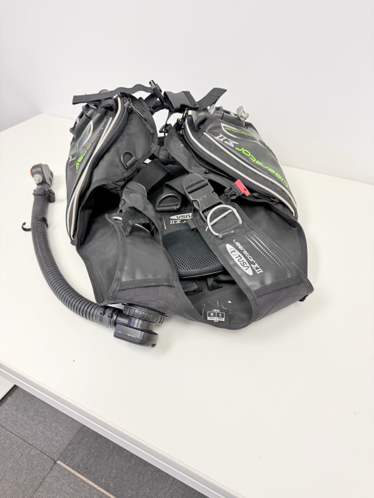 TUSA Liberator Sigma II BCD, Black Medium Vest