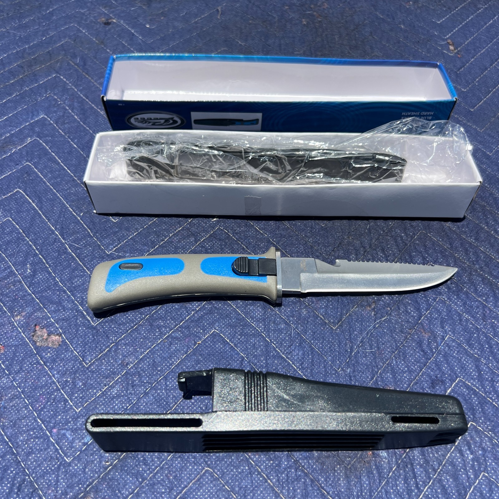 NEW Rite Edge 9″ Dive Knife – Serrated Blade + Line Cutter, Blue Handle + Sheath
