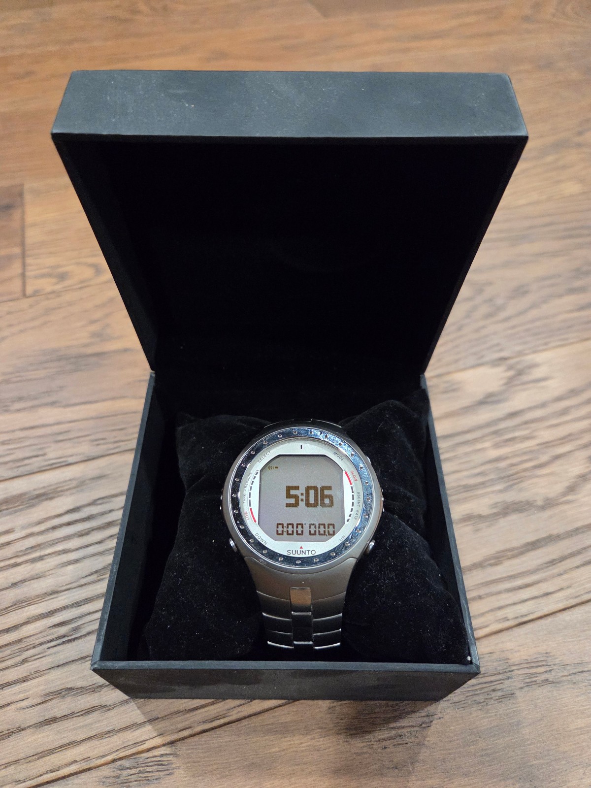 Suunto D9 Dive Computer w/ Titanium Bracelet Kit + Wireless Tank Pressure Transm