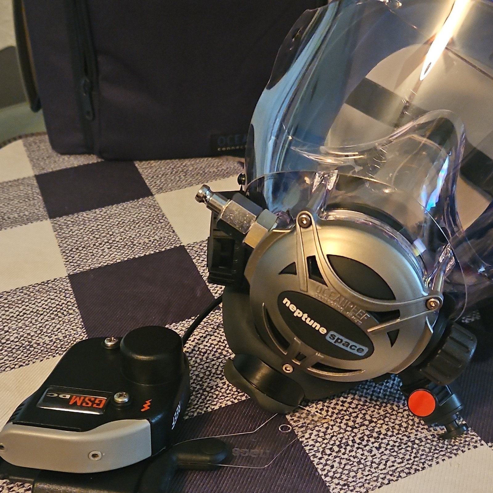 Neptune Space G.divers full face mask, designed for underwater communication