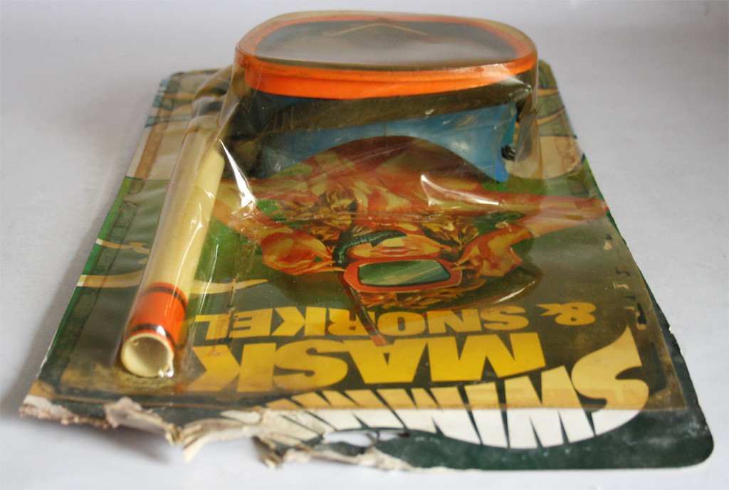 AMAZING VINTAGE 70’S ULTRA RARE SWIMMING SNORKEL MASK HONG KONG NEW SEALED!