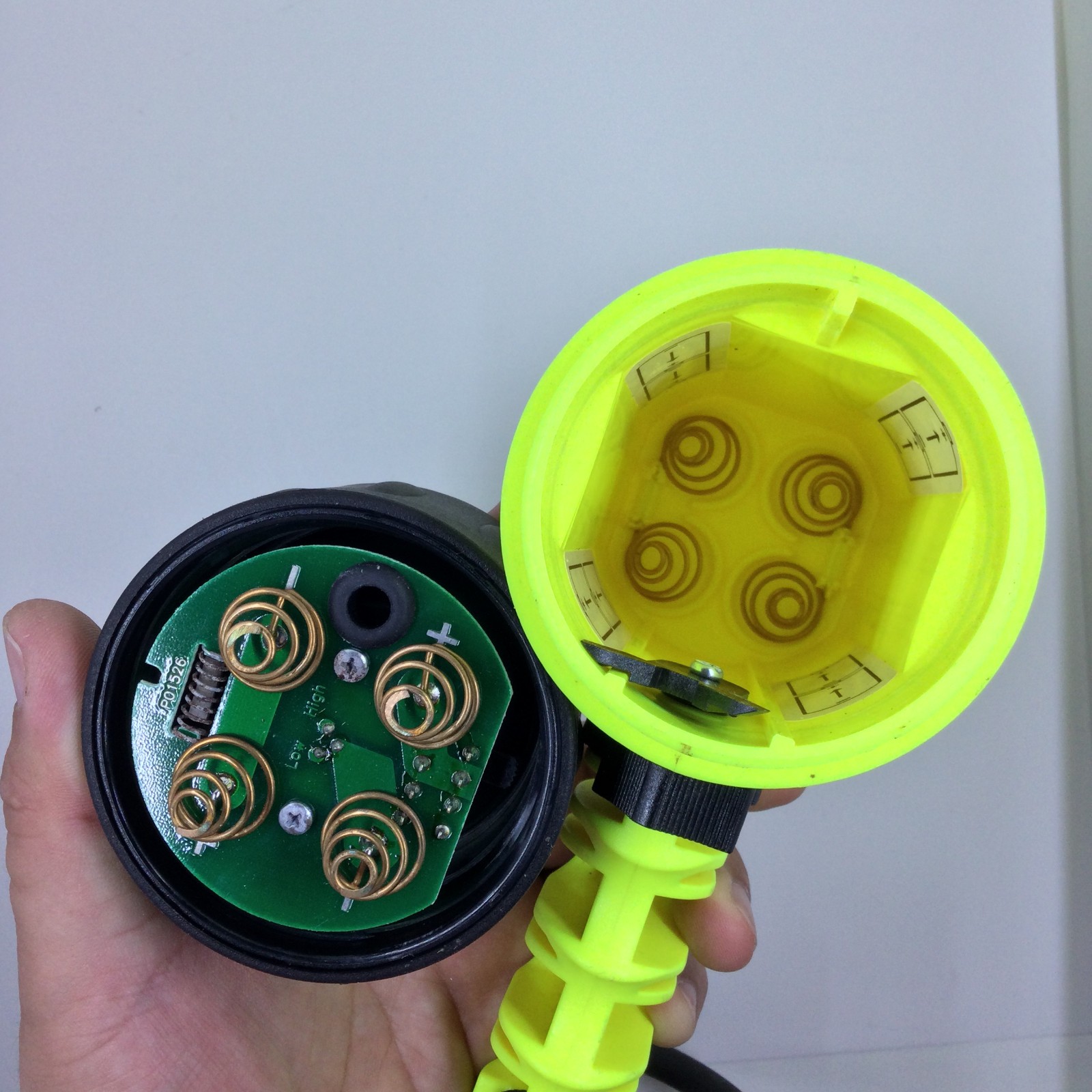 Princeton Tec Shockwave II Dive Light Nice condition NO BATTERIES