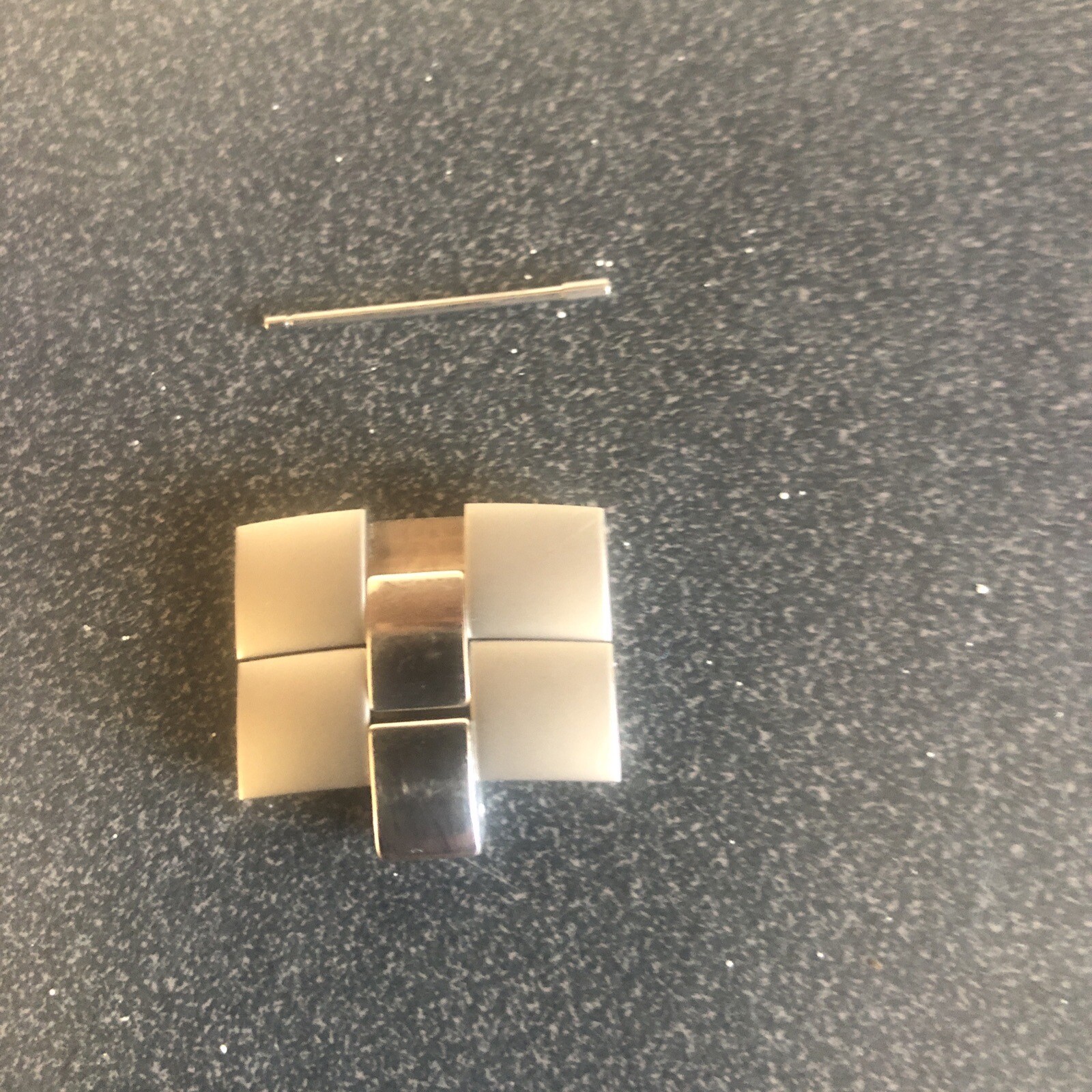Suunto D9 Titanium Bracellet(Only 2 spare links )