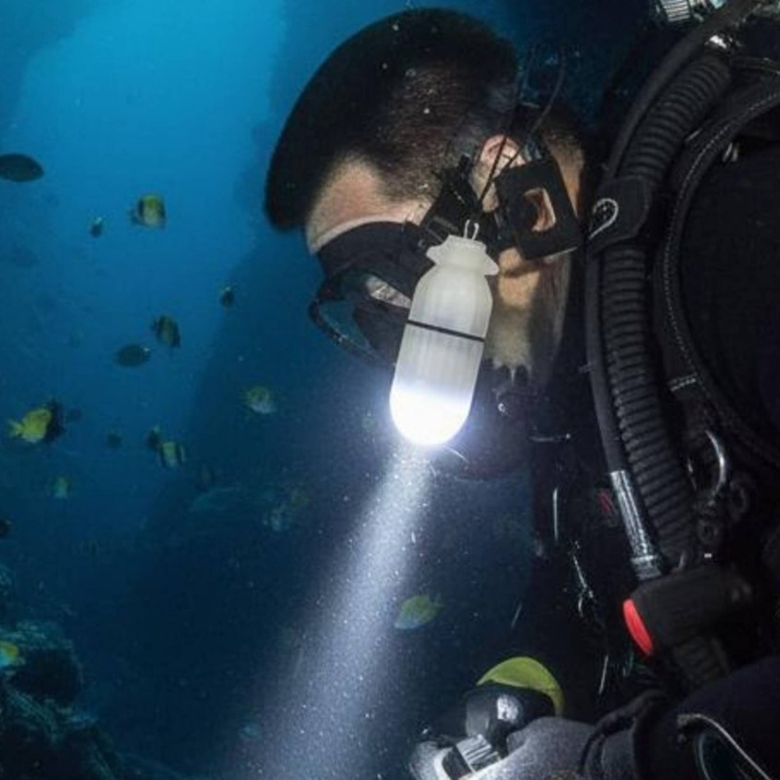 Dive Buddy Light 100m Waterproof Diving Cylinder Beacon Light