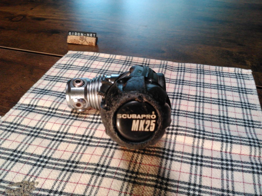Scubapro MK25 / 10021 Regulator First Stage, Pressure checked; no air leaks