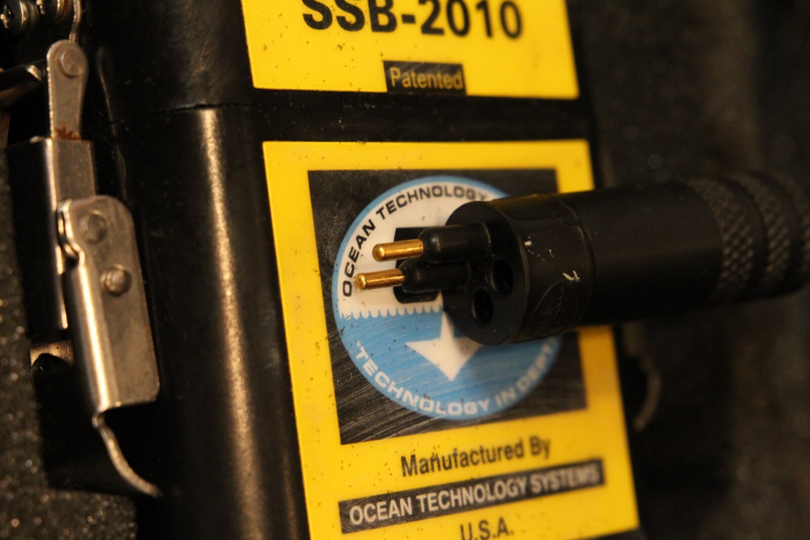 OTS Aquacom SSB-2010 4ch Underwater Transceiver for Scuba Diving with Case