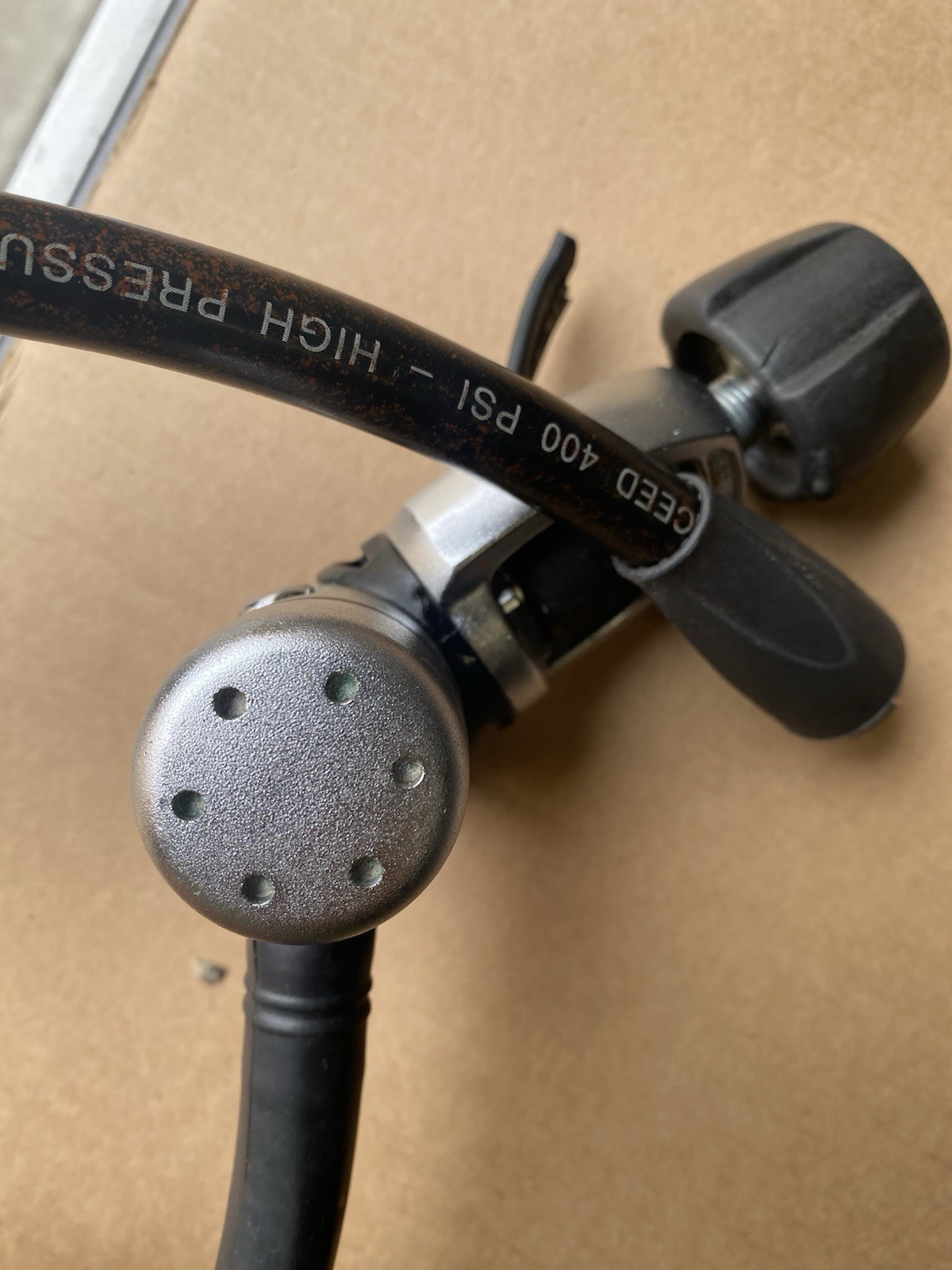SCUBA DIVING PRE-OWNE GENESIS REGULATOR