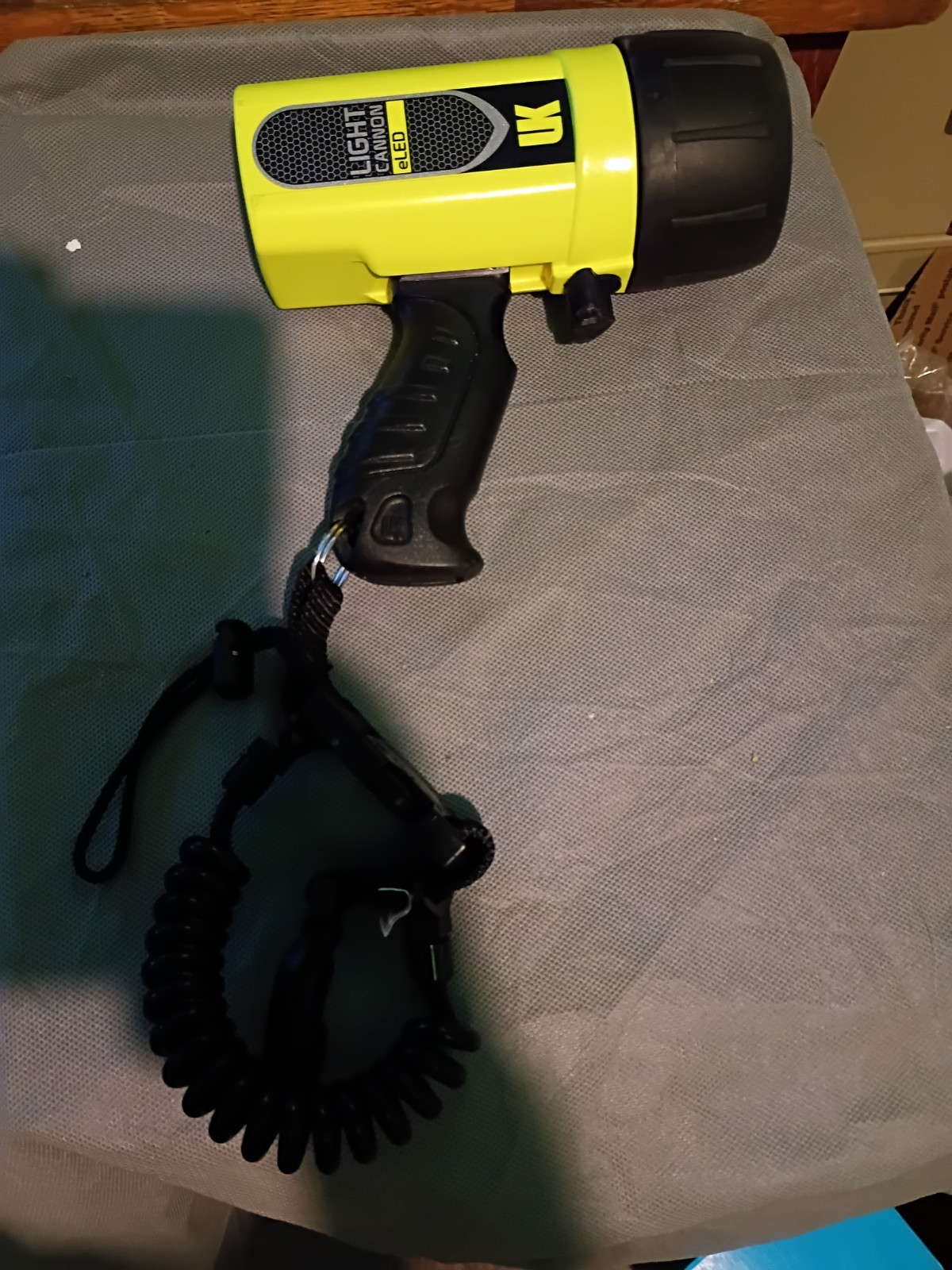 Underwater Kinetics Light Cannon eLED Pistol Grip Batteries Waterproof