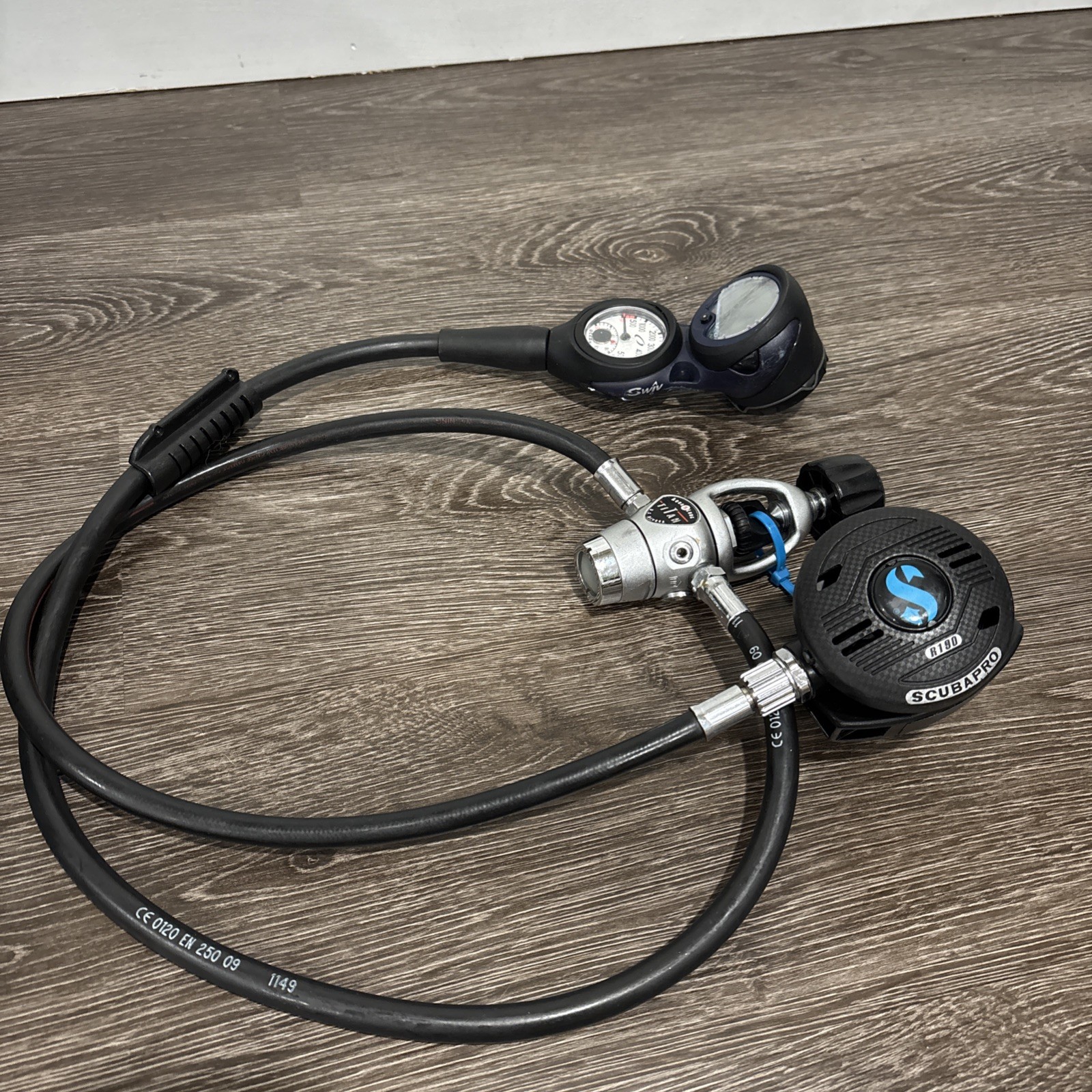 Oceanic VEO 180 Dive Computer w Pressure Gauge Aqua Lung Titan Scuba pro R190
