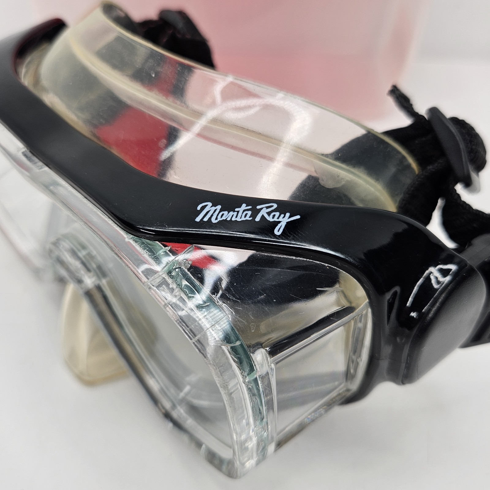 US Divers Manta Ray Diving Snorkeling Mask Clear Silicone Neoprene Strap Case