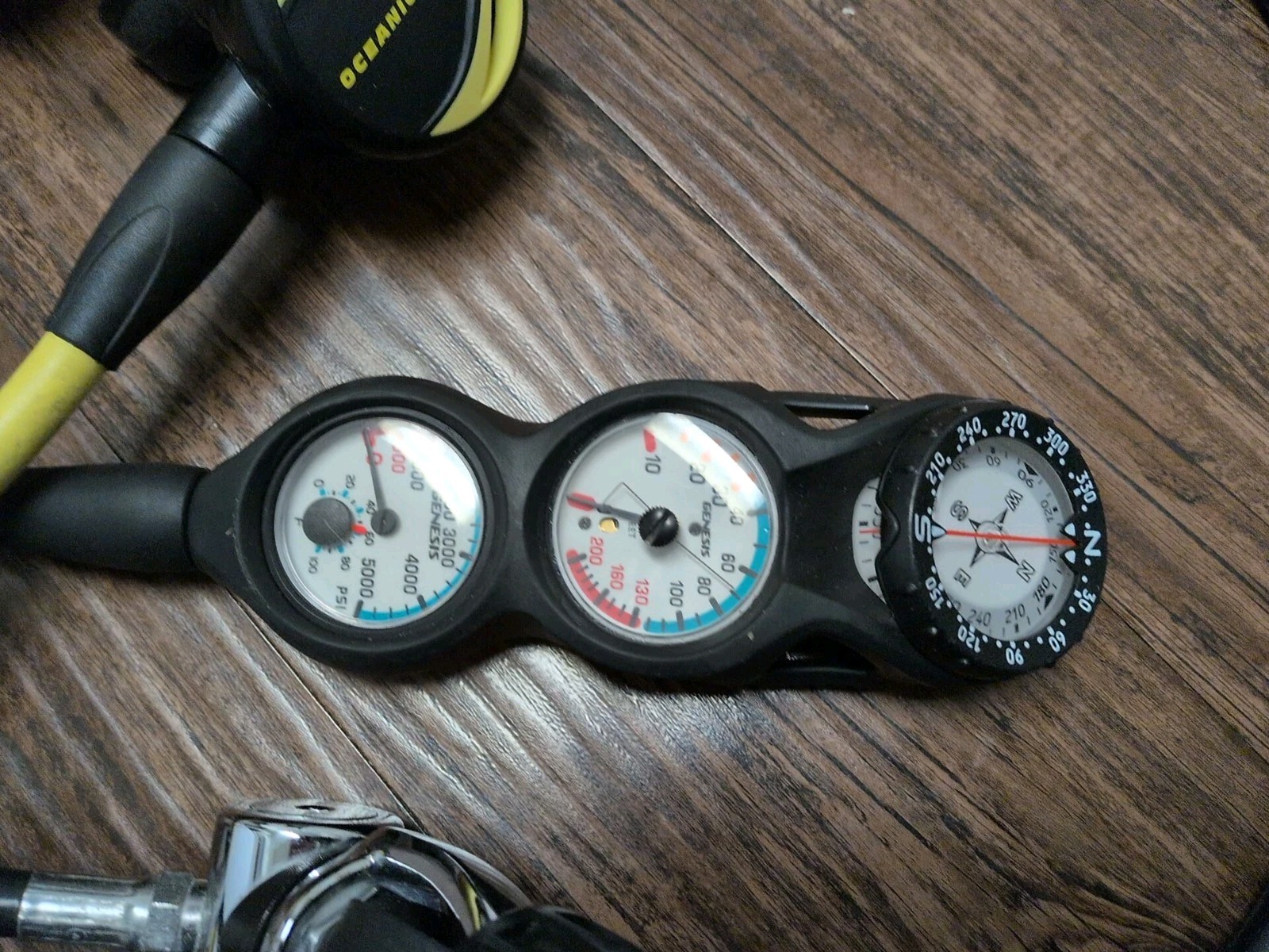 Oceanic Alpha 8 Diving Regulator Yoke Gauges & Genesis 3 Guage Console