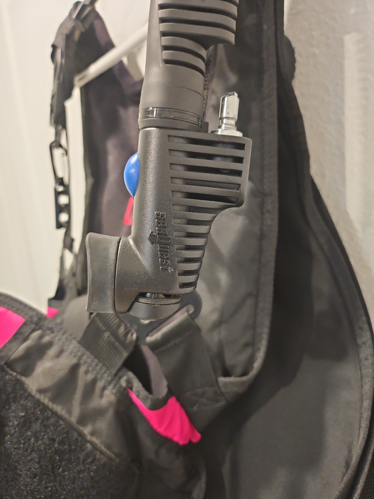 SeaQuest Libra BCD Buoyancy Compensator Women’s Scuba Dive Jacket Pink Black S