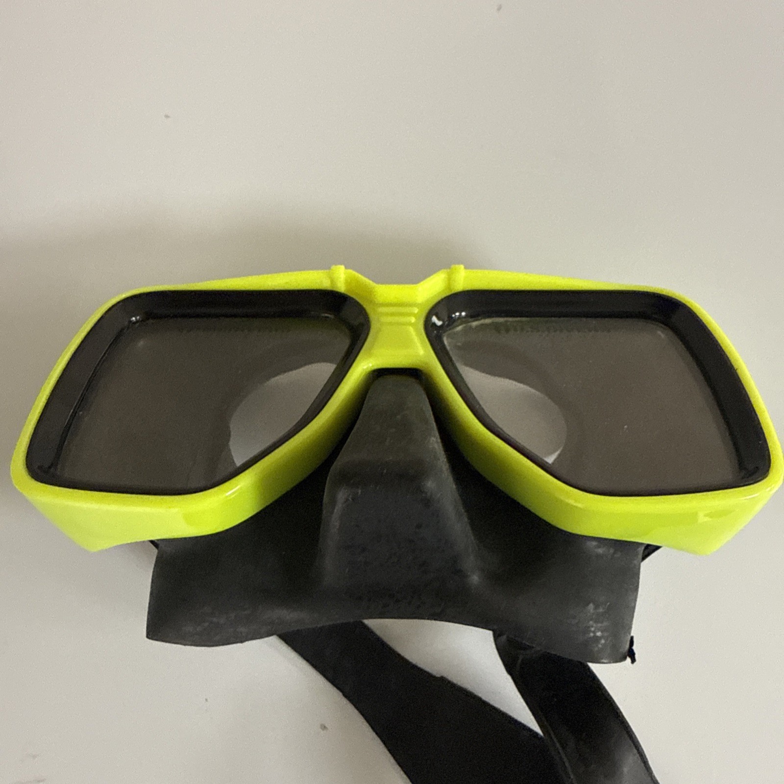 IST Yellow Tempered Glass Swim Scuba Diving Snorkelling Mask Goggles
