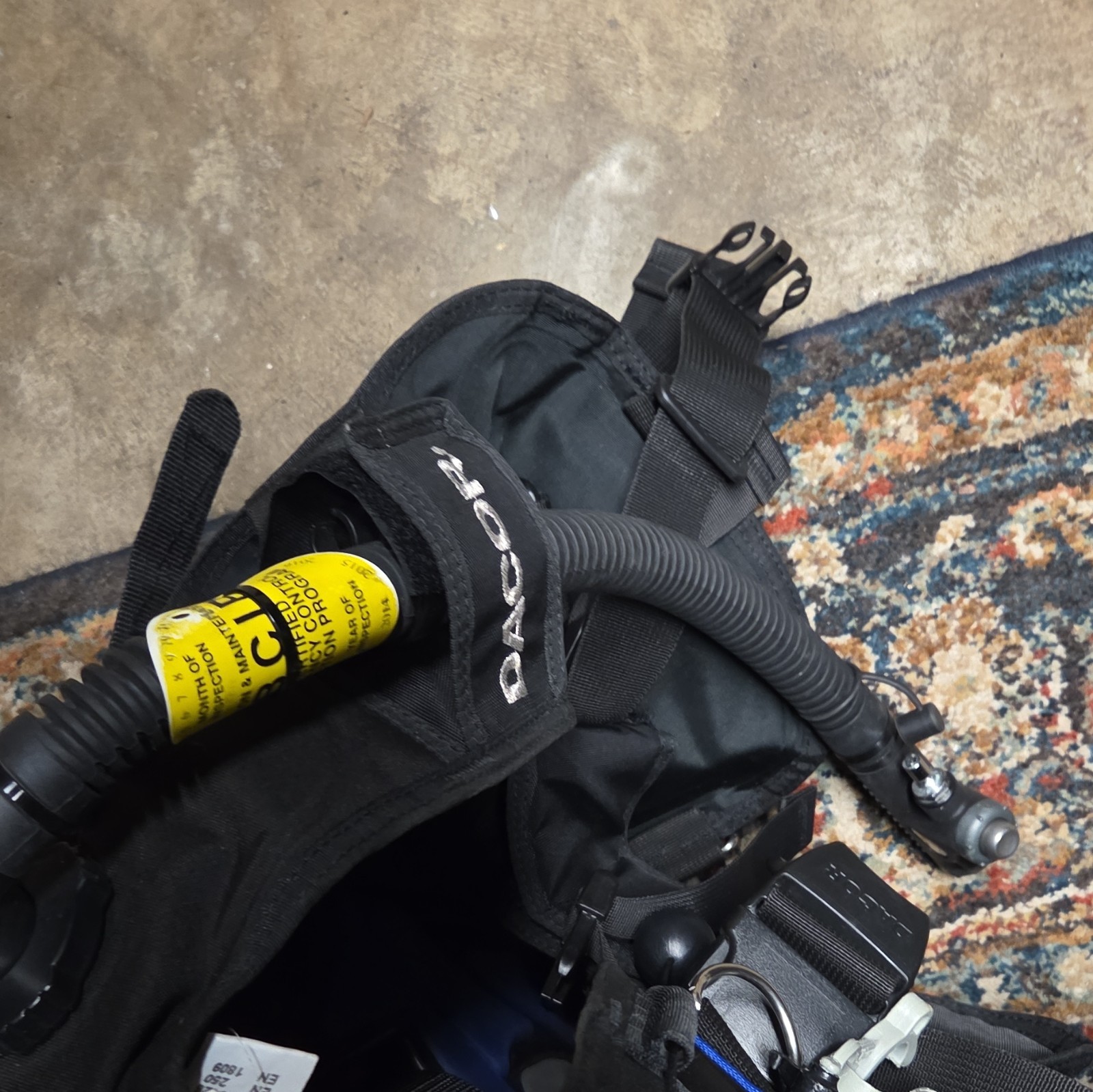 Dacor Scuba Diving BCD Buoyancy Compensator Vest Black/Blue w/ Inflator Hose