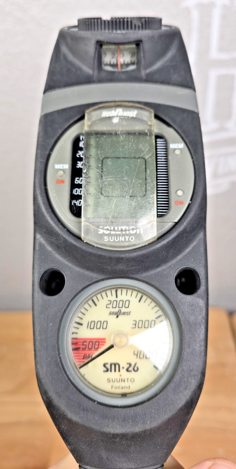 Suunto Seaquest Gauge Console SM-26 Solution Computer, Compass SPG Hose Case