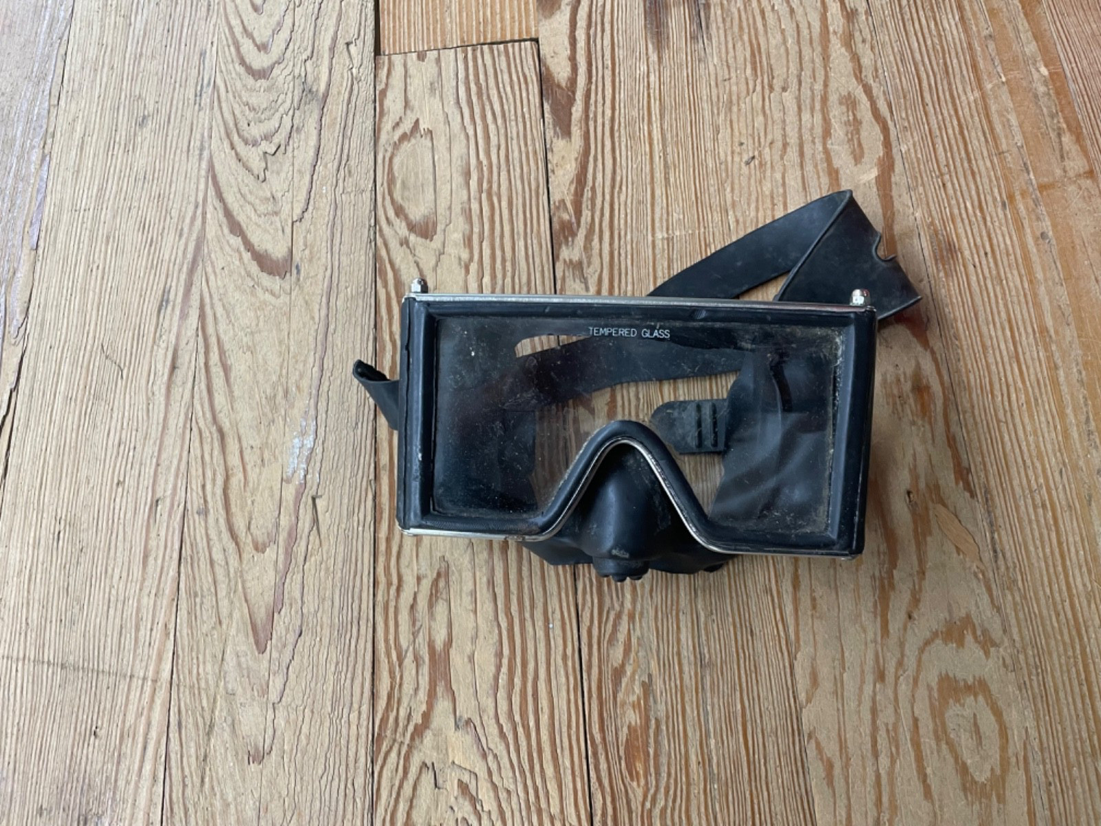 Tri Wrap Around Scuba Diving Mask Tempered Glass Goggles, US Divers Co AS IS