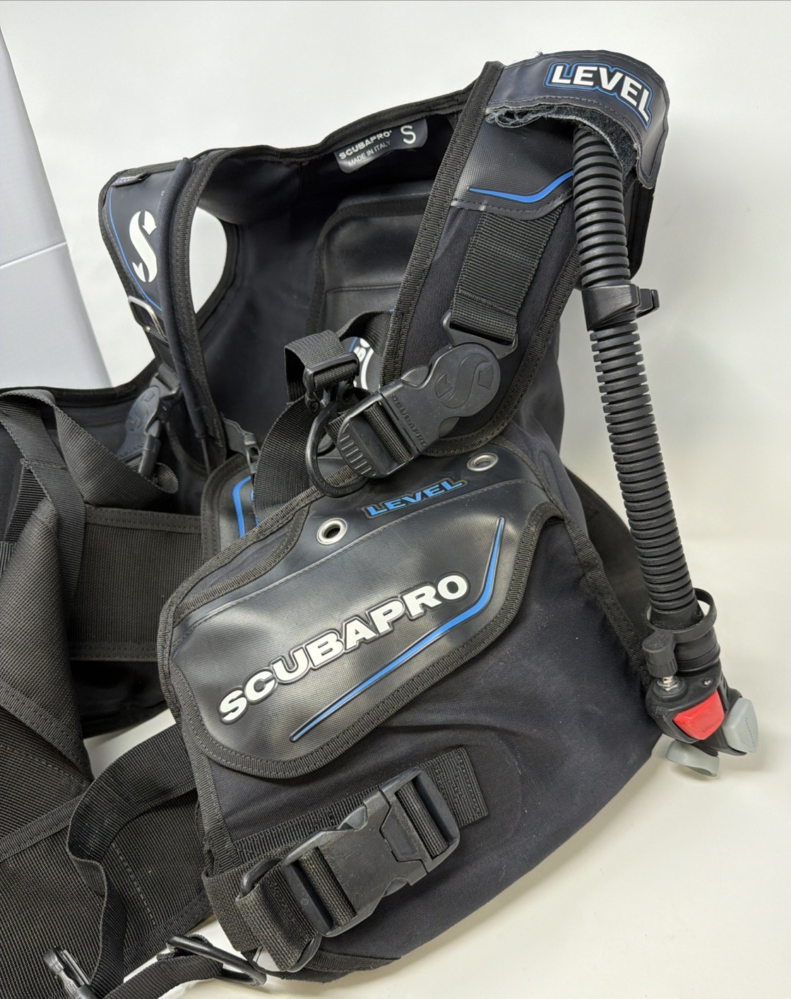 SCUBAPRO Level Scuba Diving BCD for Recreational Scuba Diving Size SMALL