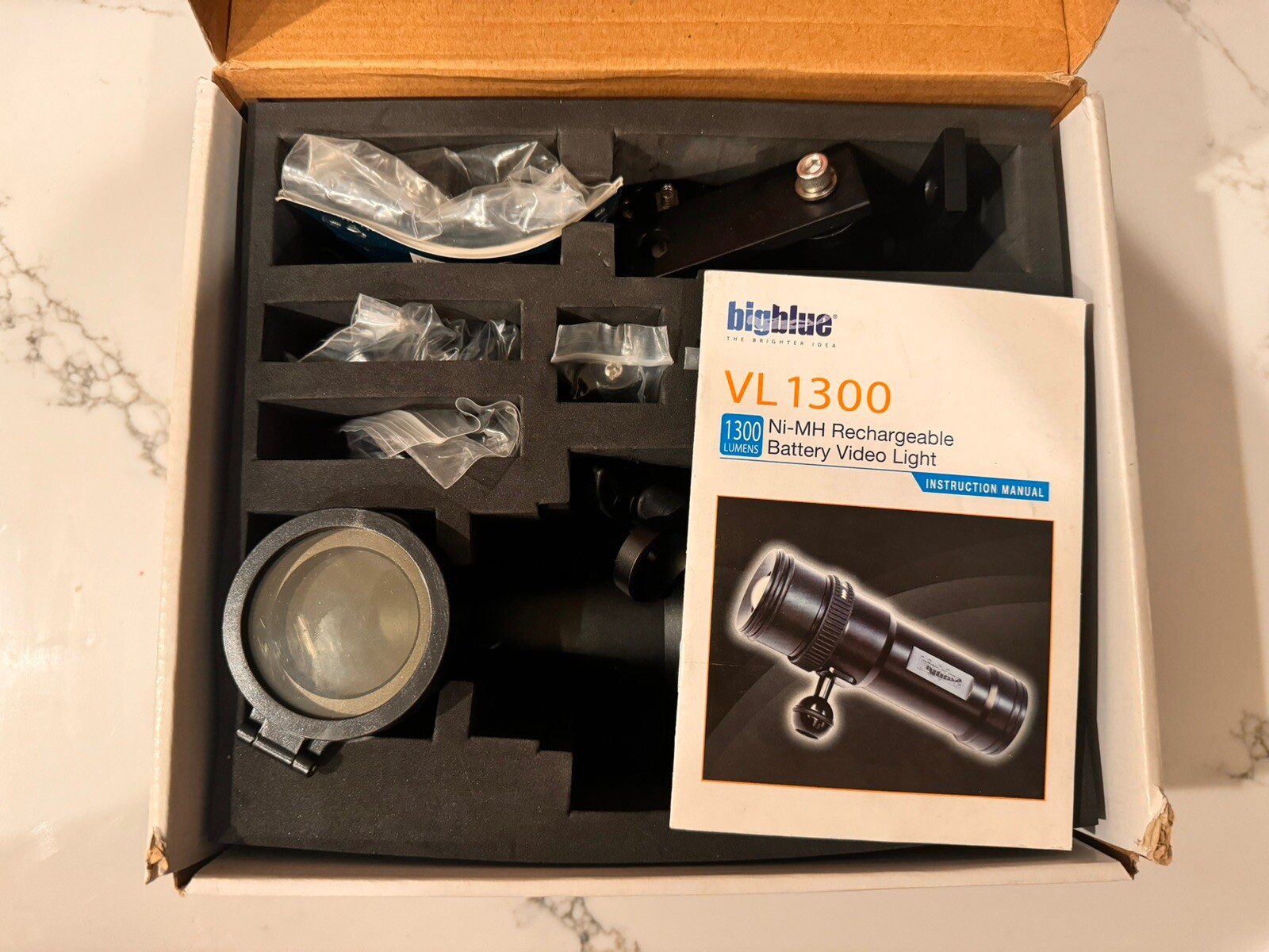 Big Blue Video Light VL1300 LED Underwater Diving Light w/ arms, clips & Filters