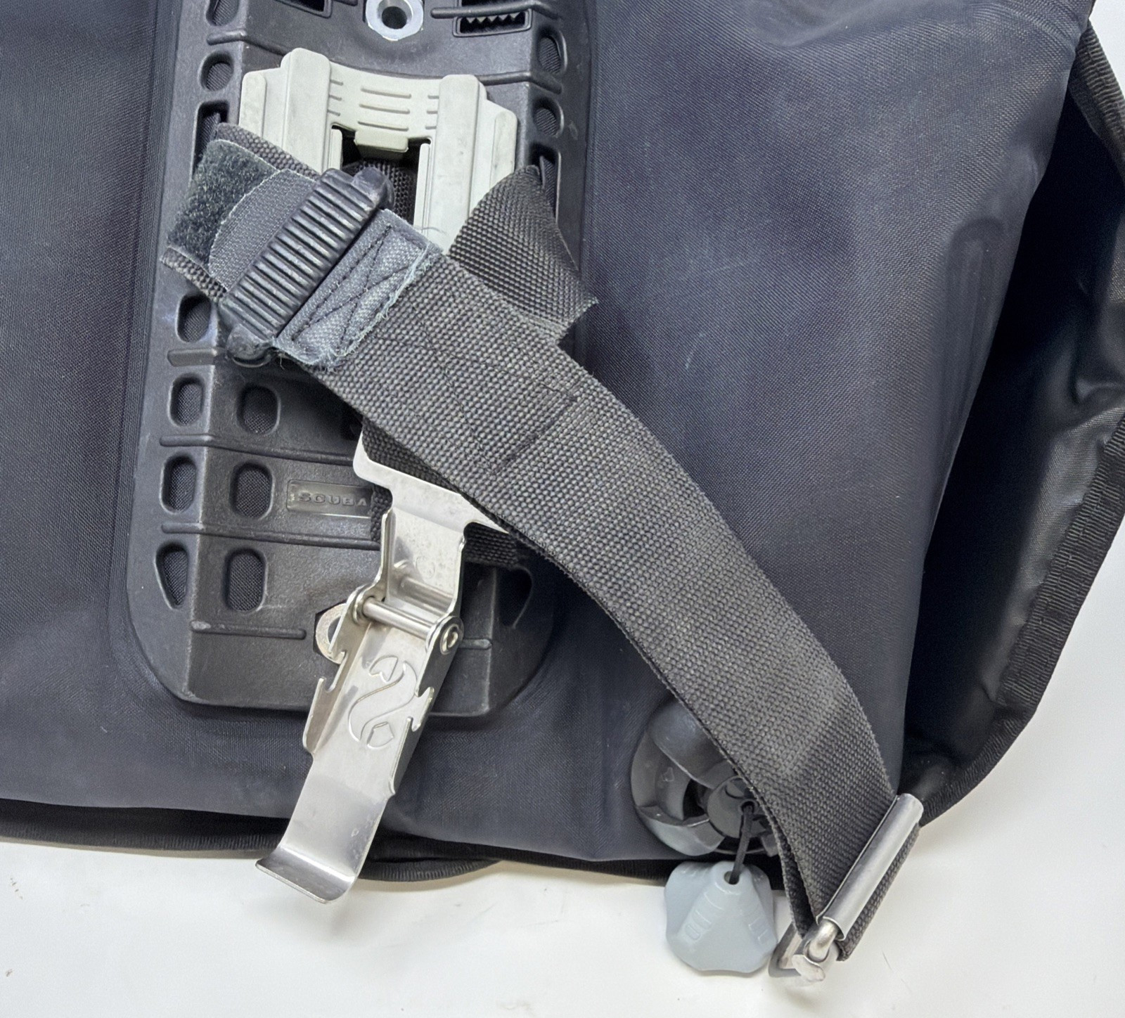 SCUBAPRO Level Scuba Diving BCD for Recreational Scuba Diving Size SMALL