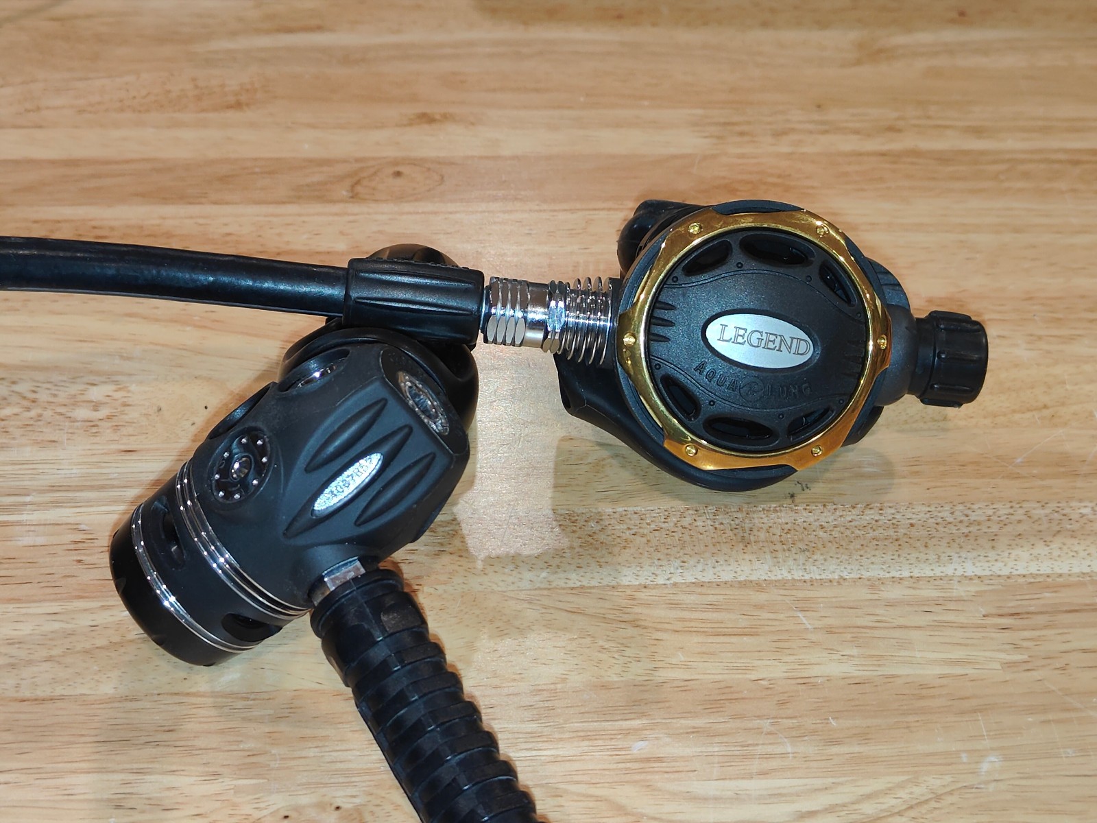 Aqualung Legend Yoke First and Second Stage Regulator Set TESTED GOOD No Leaks