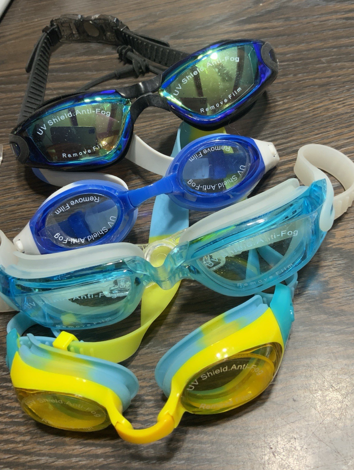 Grohoze Diving Mask And Snorkel & Accessories Incl. 4 Pairs Swimming Goggles