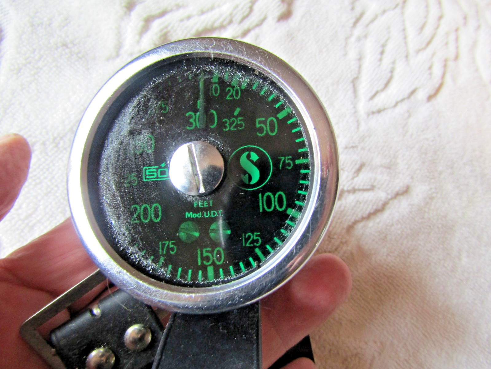 Vintage Scub Diving Scubapro SOS Wrist Gage Depth Green face Mode U D T
