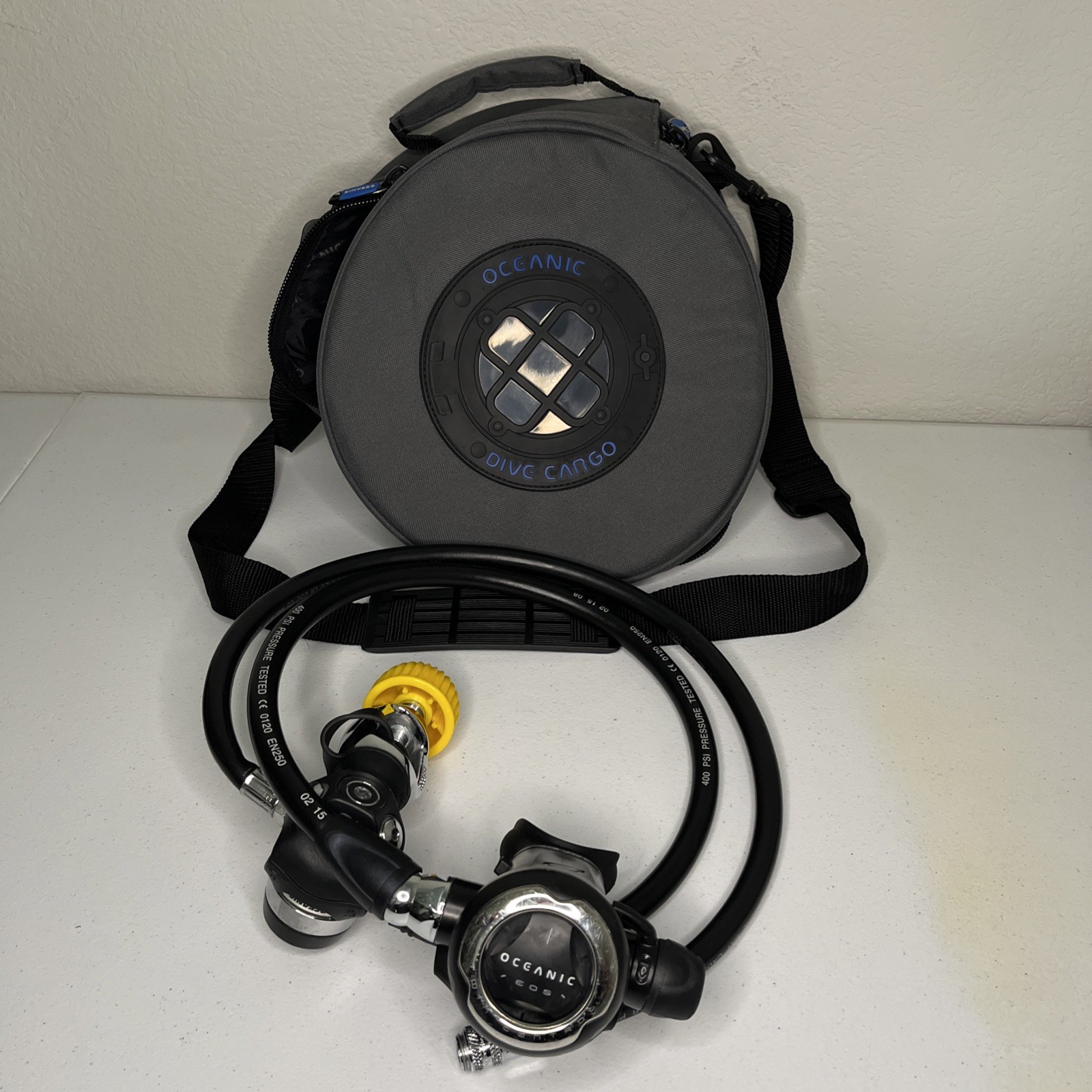 Oceanic EOS FDX 10 Regulator Set w/ Hose and Oceanic Dive Cargo Case Scuba Dive