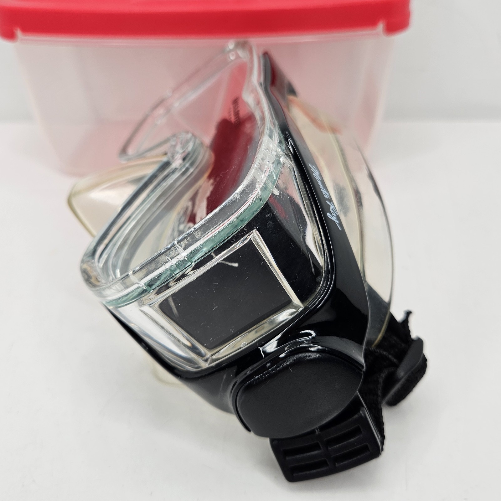 US Divers Manta Ray Diving Snorkeling Mask Clear Silicone Neoprene Strap Case
