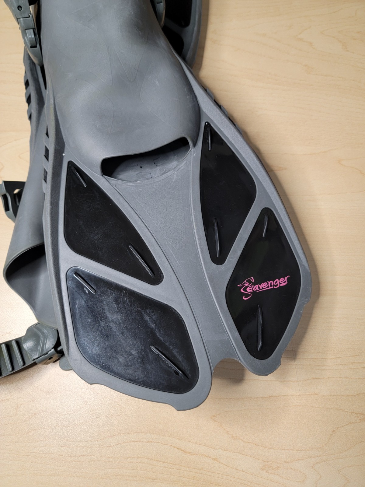 Seavenger Pink Snorkel Set – Fins, Mask, Snorkle Travel Bag – Size S/M