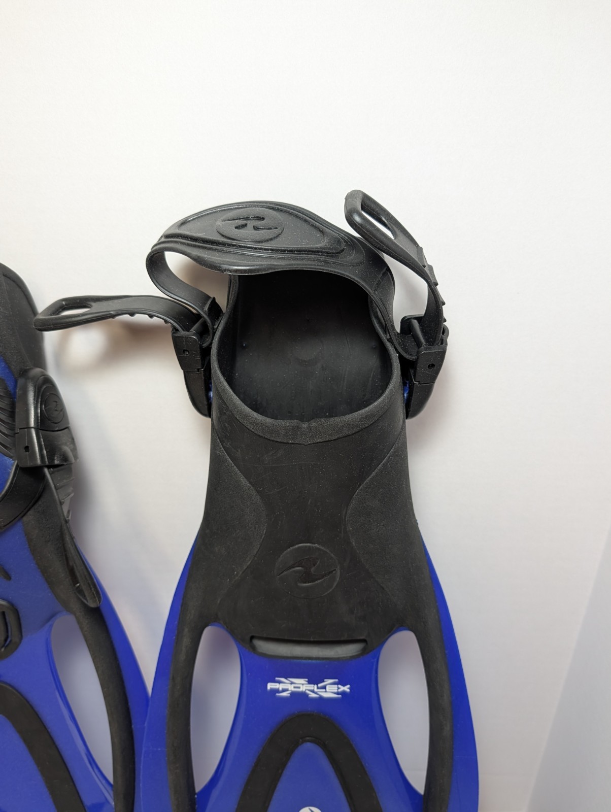 U.S. Divers Proflex Snorkel Set Adult Medium 7-10 Mask Fins Snorkel DVD Bag
