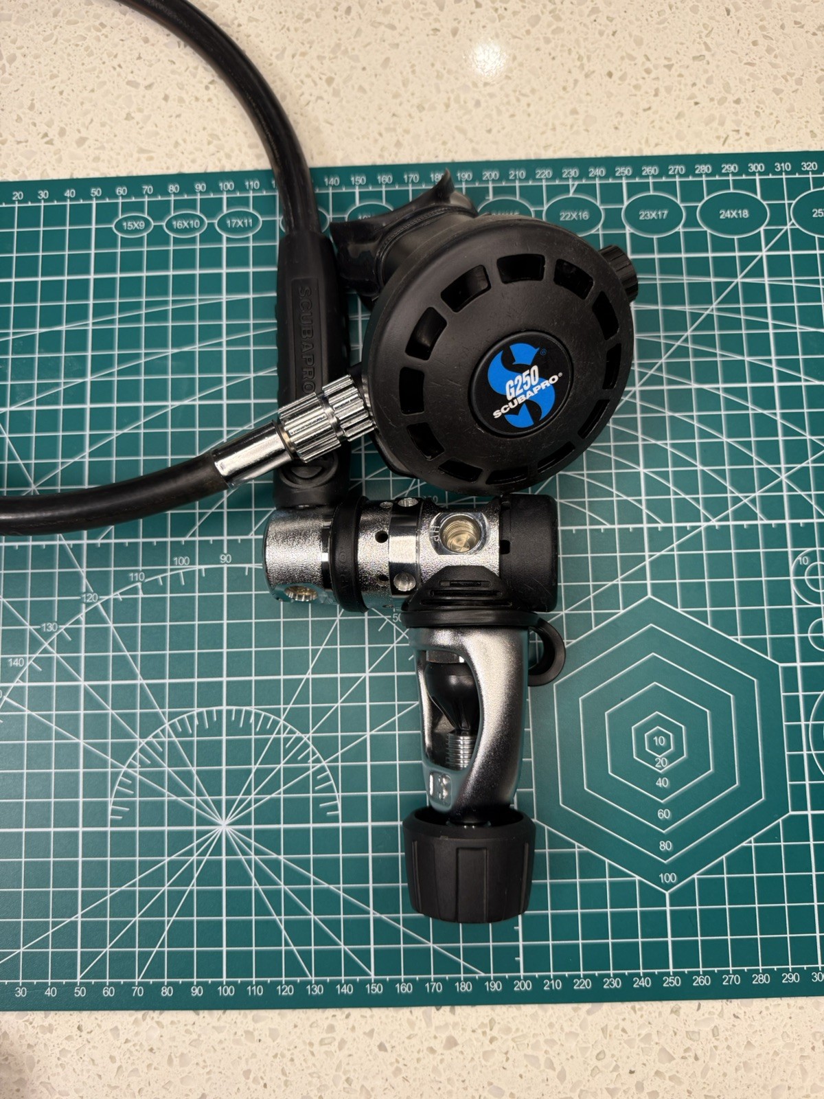 Scubapro Mk20/G250 Diving Regulator System w/Bag – Yoke- MINT CONDITION