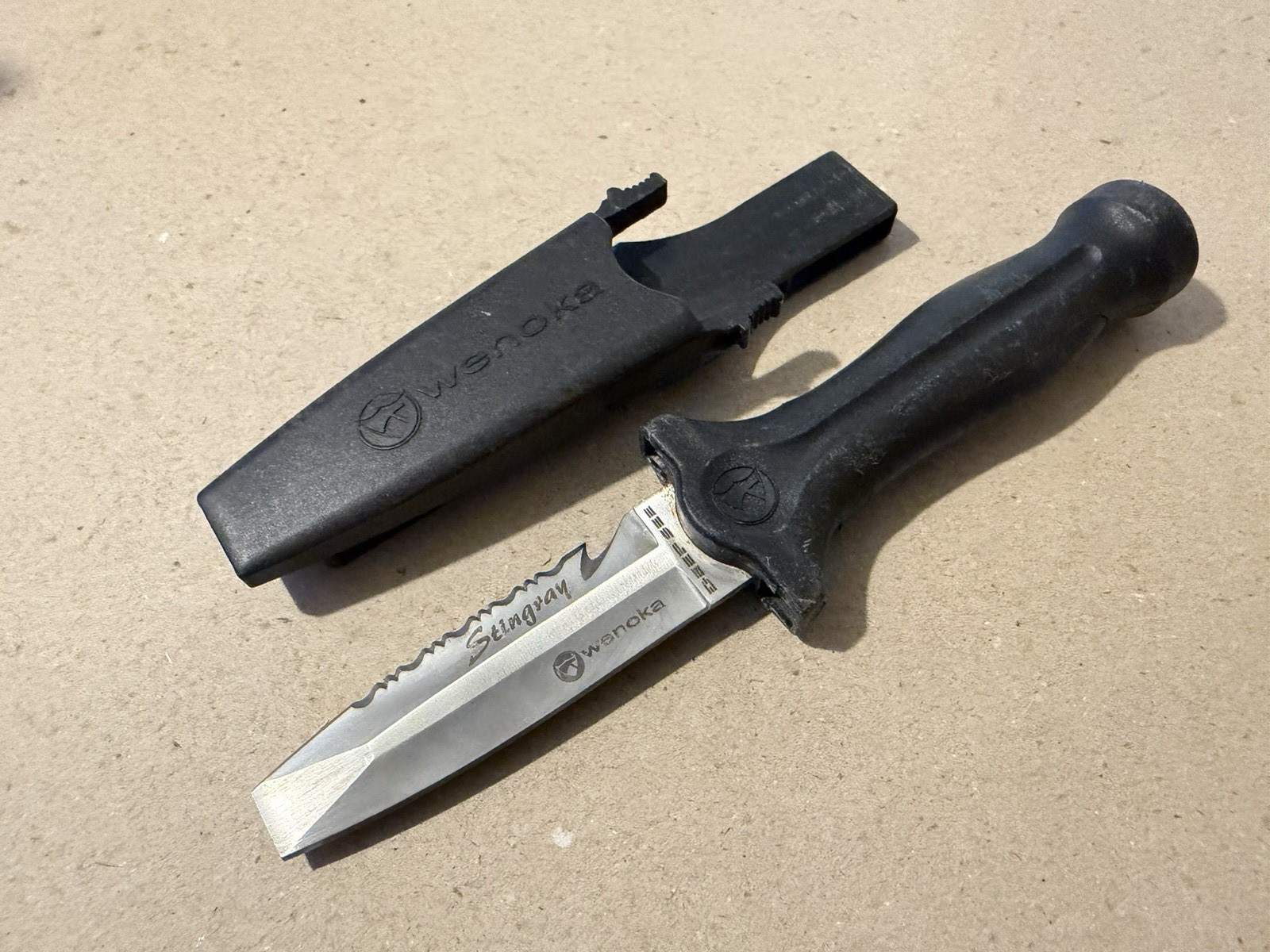 Wenoka Dive Knife Blackie Collins Stainless Squeeze Deep See Scuba Diving VTG