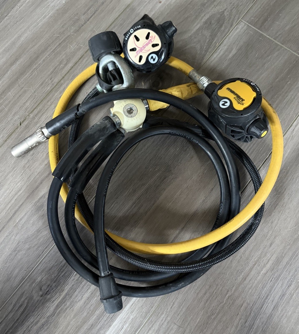 Aqualung Mikron Regulator Set Yoke Scuba Diving 1st, 2nd Stage & Mikron Octopus