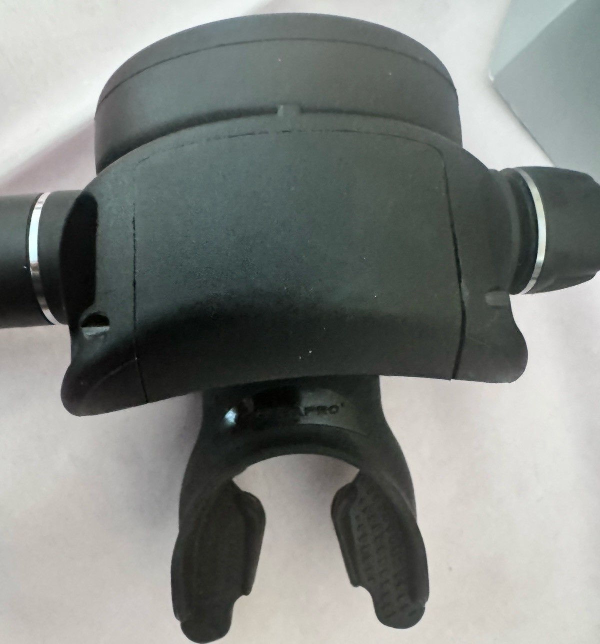 SCUBAPRO REGULATOR S560 MK21 BOX AND MANUAL LOOKS LIKE NEVER WET! RETAIL$570