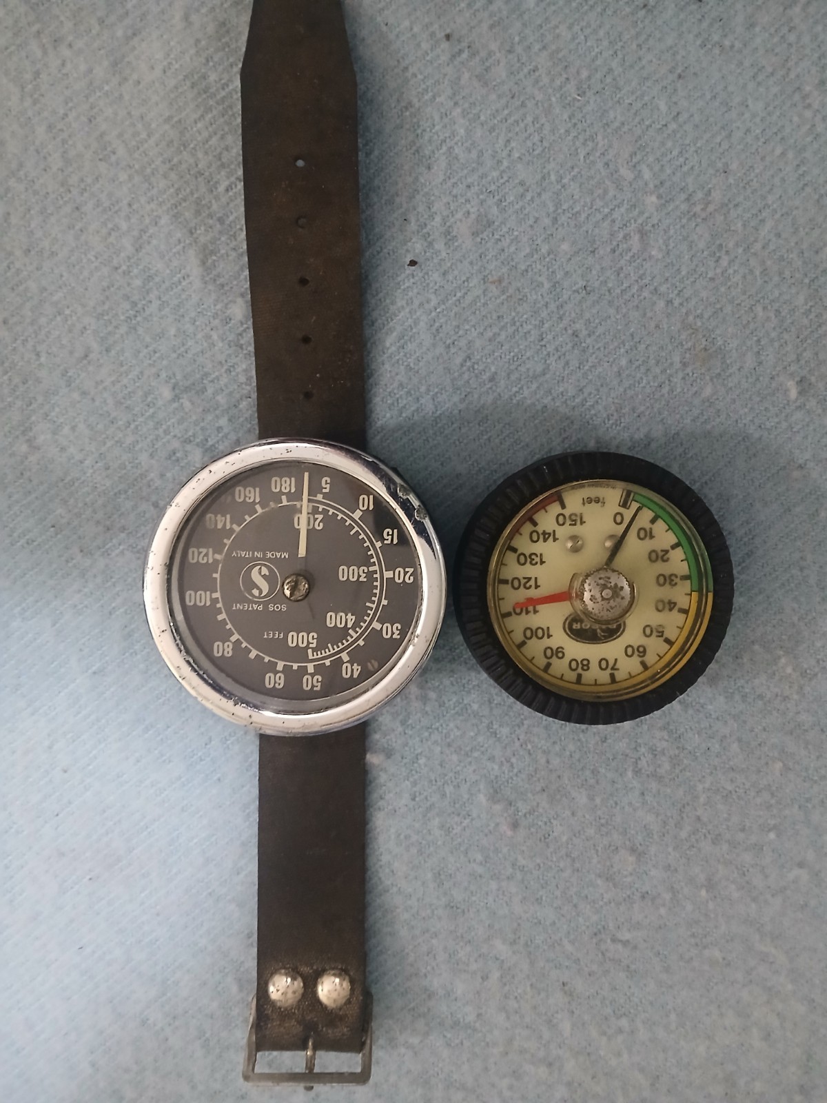 VINTAGE US DIVERS DEPTH GAUGE X 2 Untested As Is