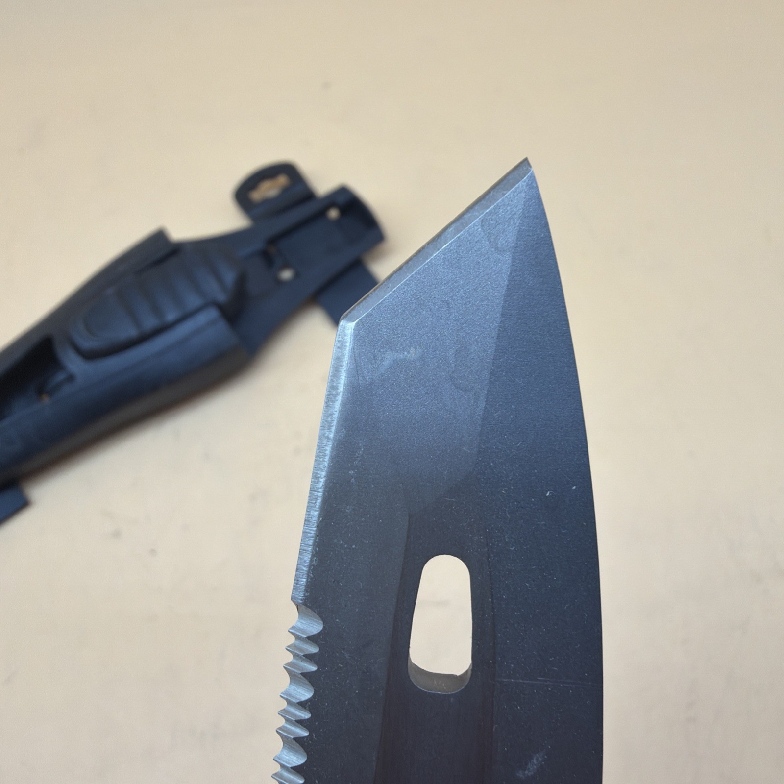 Scubapro Mako Titanium Dive Knife w/ Sheath – 3.5” Blade